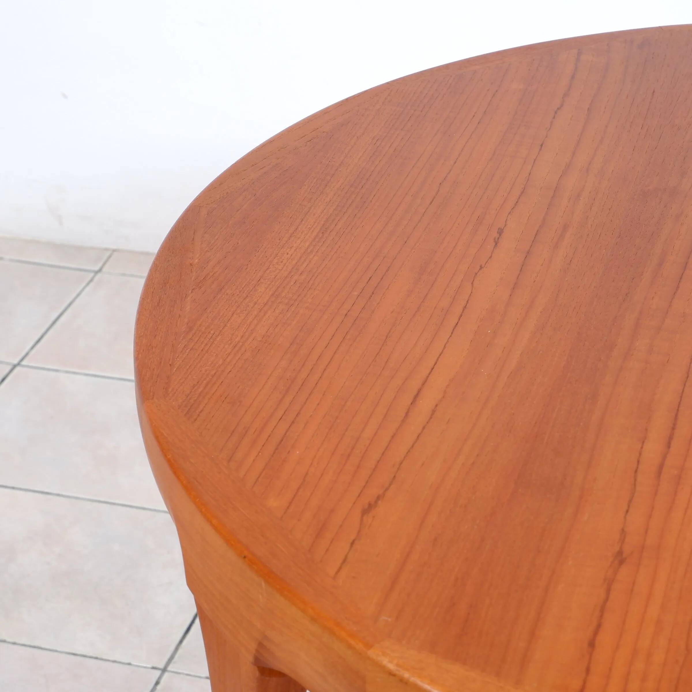 Round dining table in teak by Ib Kofod Larsen for Faarup Mobelfabrik