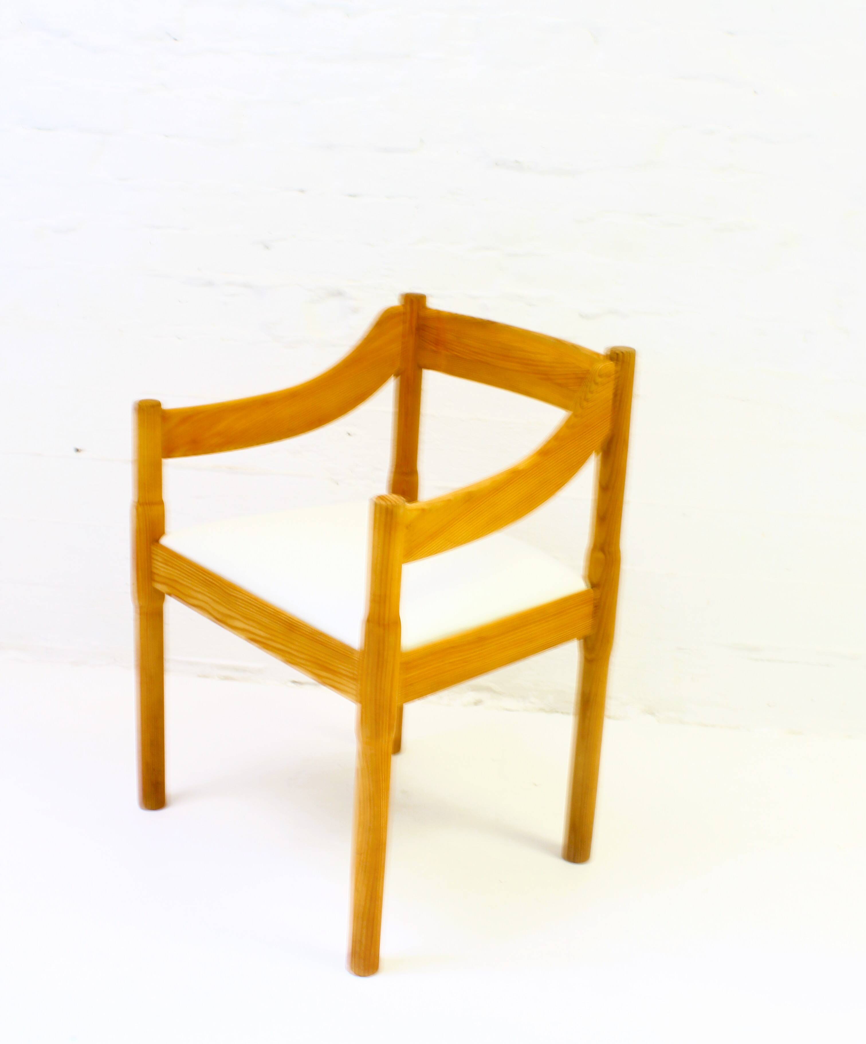 4 dining chairs "Carimate" by Vico Magistretti for Cassina,