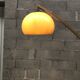Lampadaire arc doré design des années 70