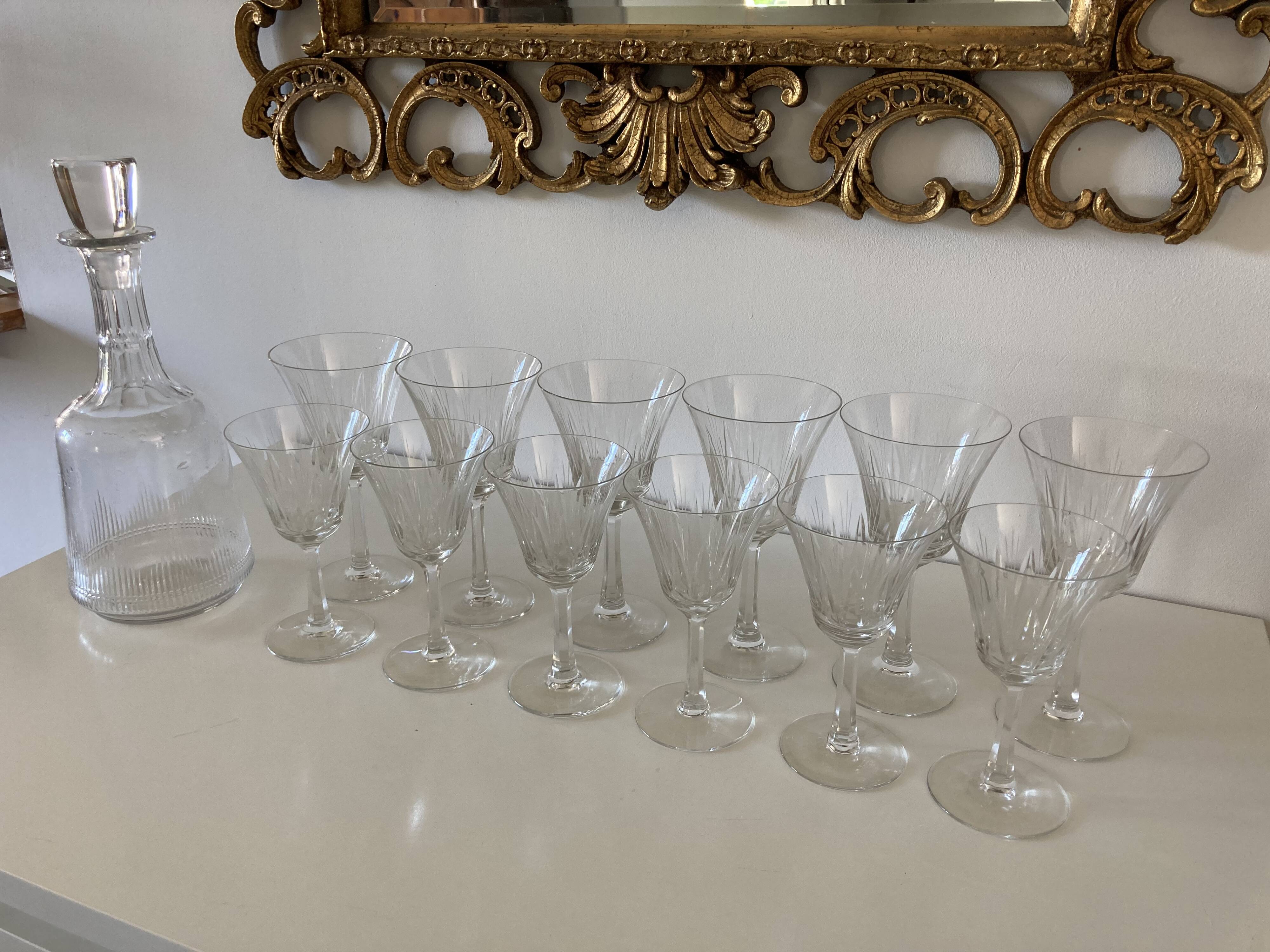 Service of 12 glasses + carafe