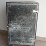 Ancien meuble glacière en zinc
