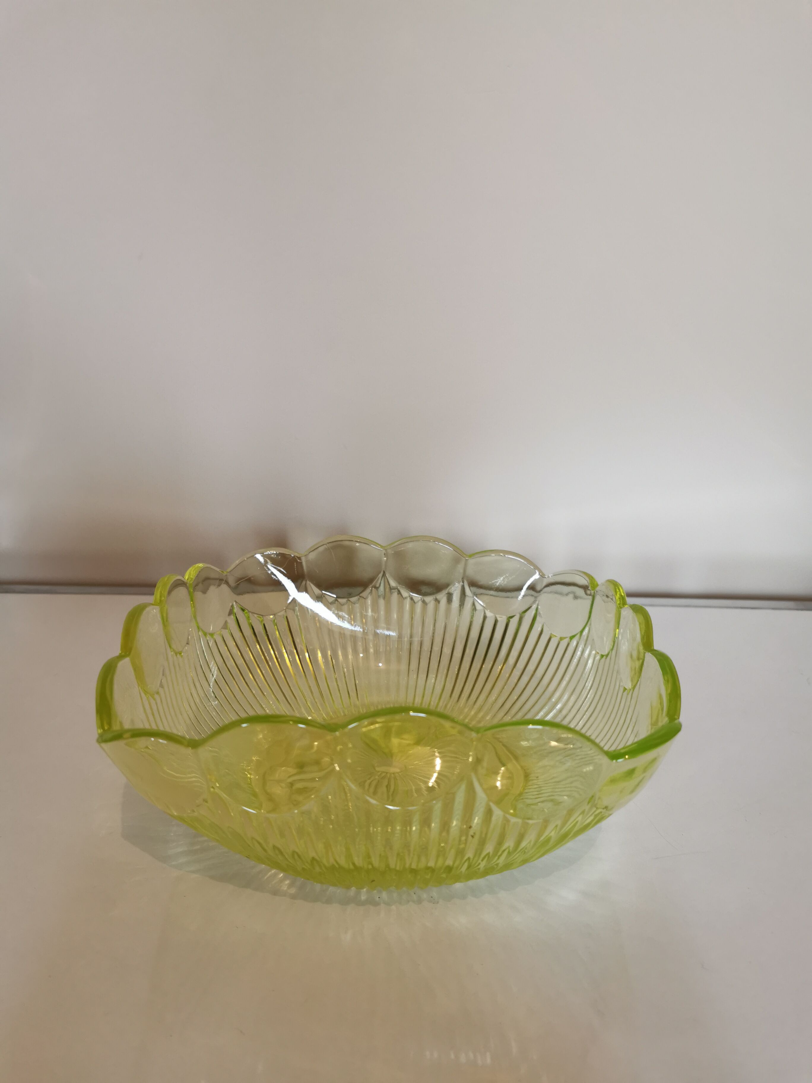 Square art deco salad bowl in Ouraline