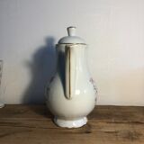 Mazagrans and coffee maker