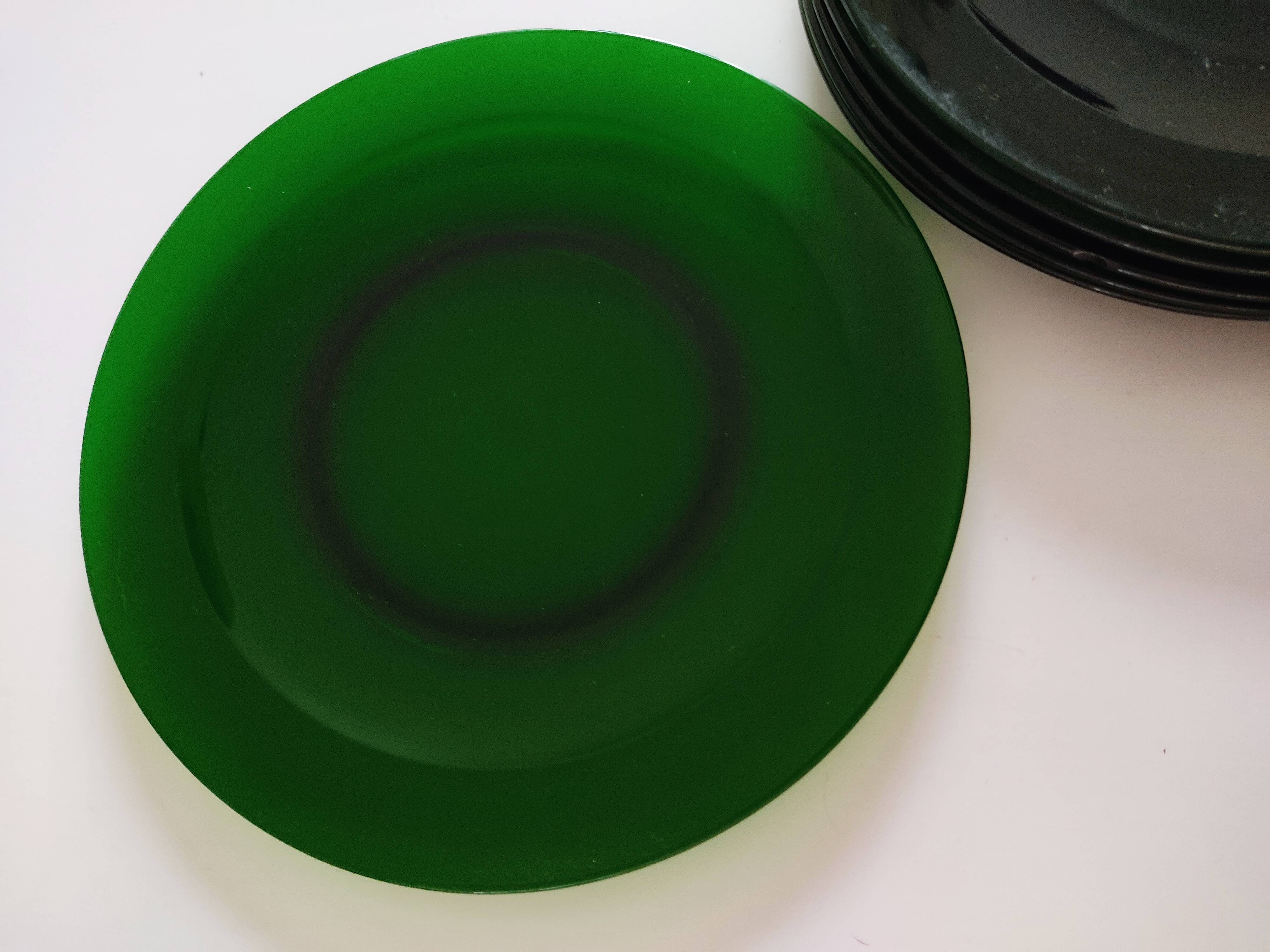 6 dishes in green glass