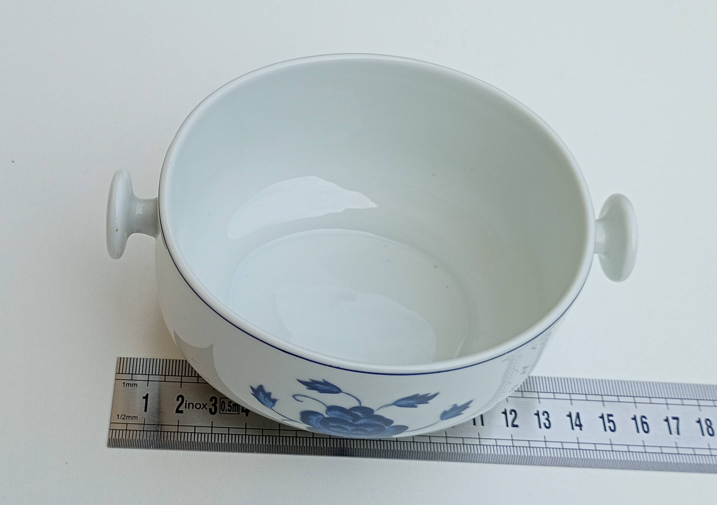 Marc Held porcelain ramekin pot for Coquet Limoges.
