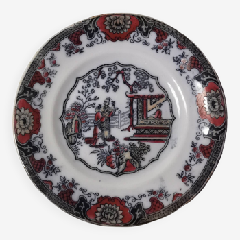 Boch Frères Canton plate with red Japanese decor