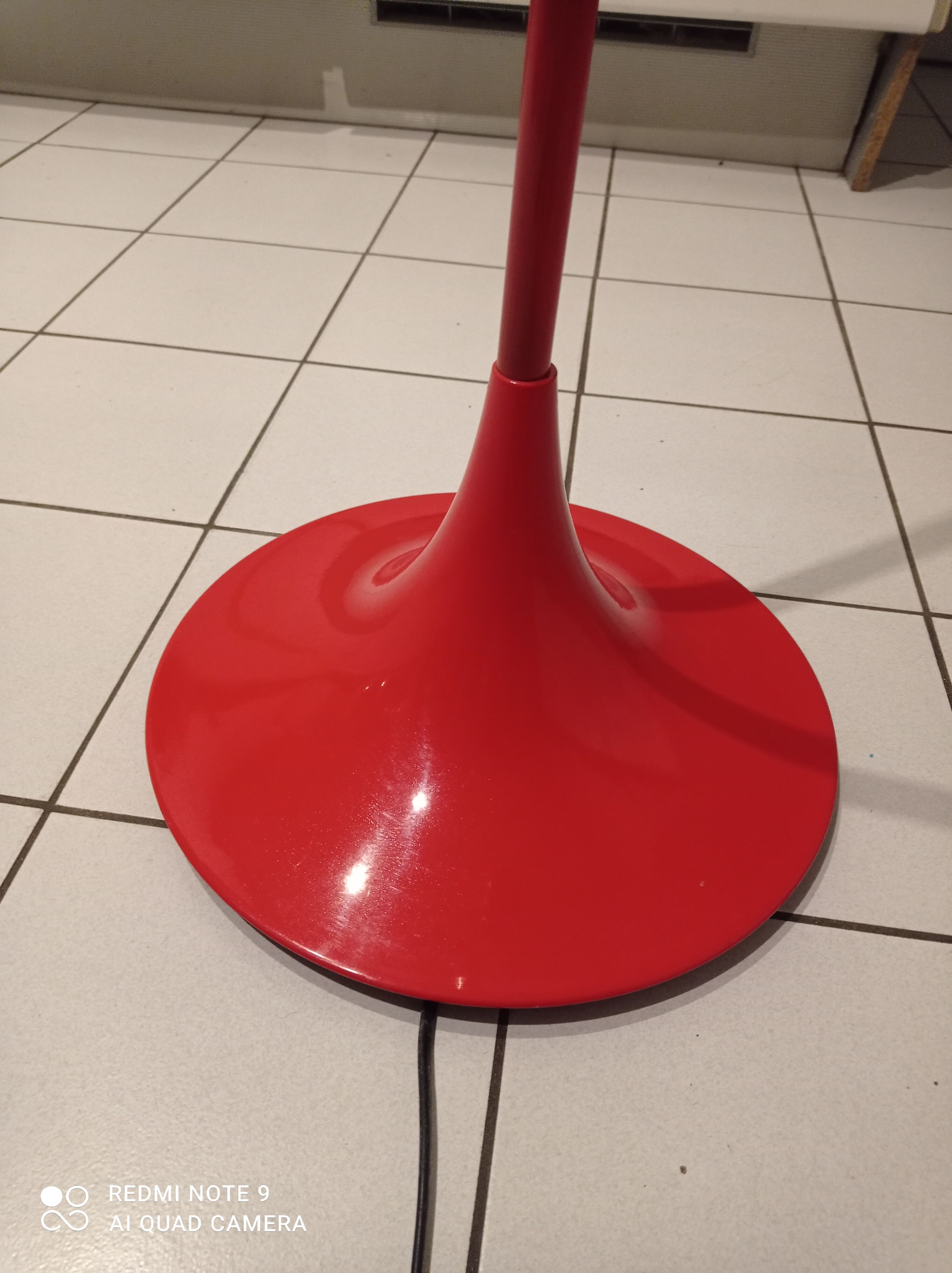 Red floor lamp 3 balls eyeball