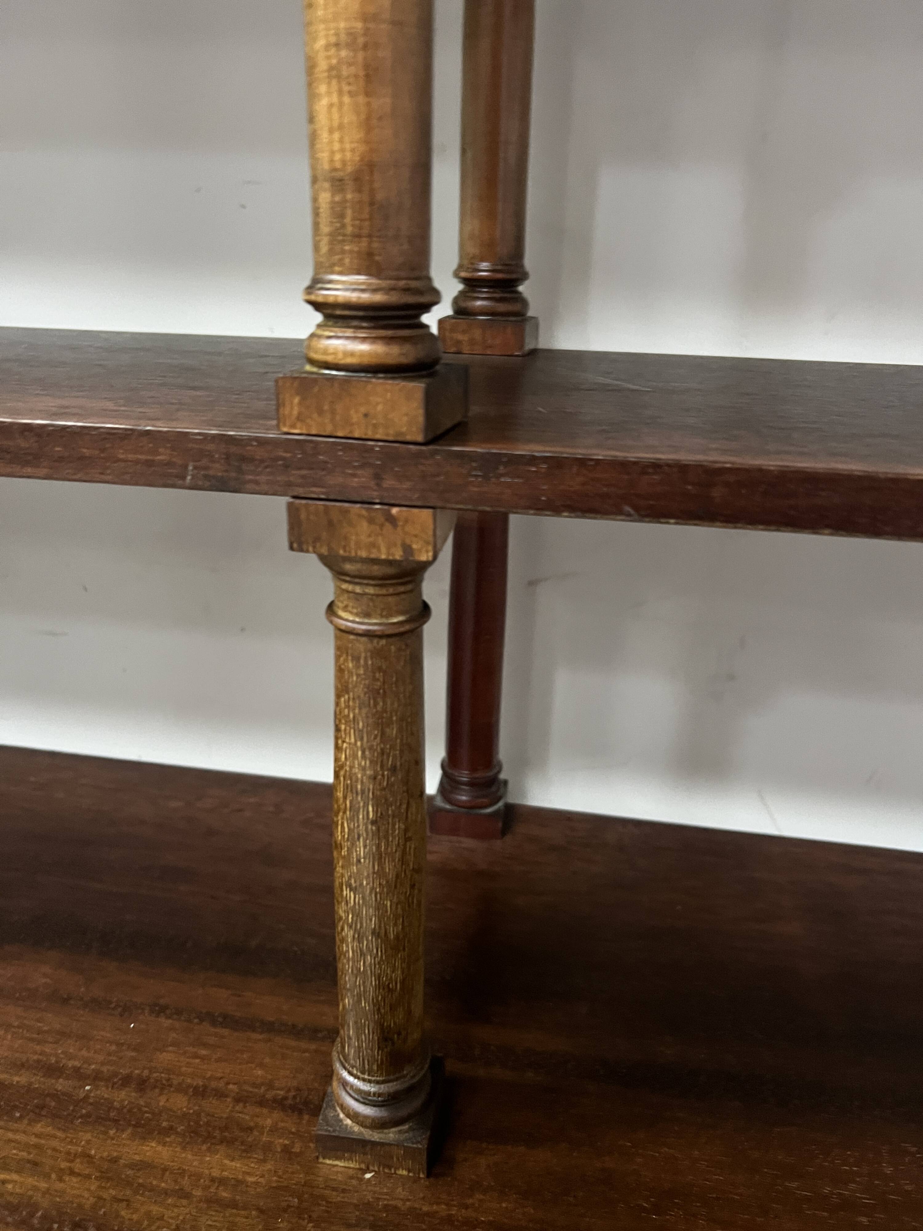 Library with a central wooden recess, 20th century.