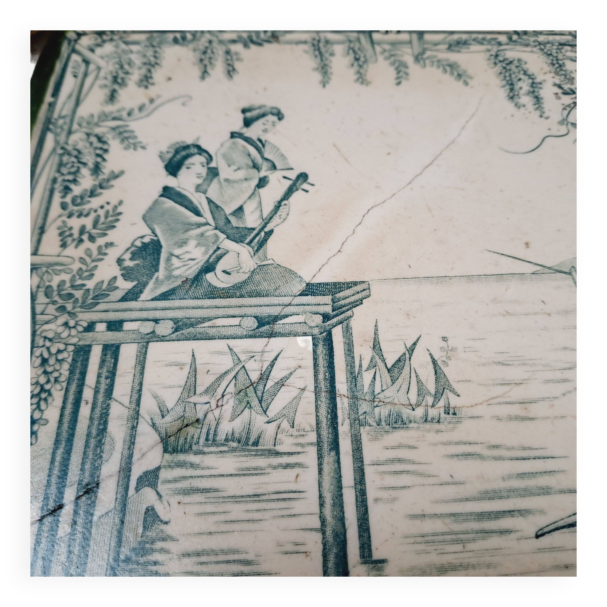 Creil and Montereau trivet