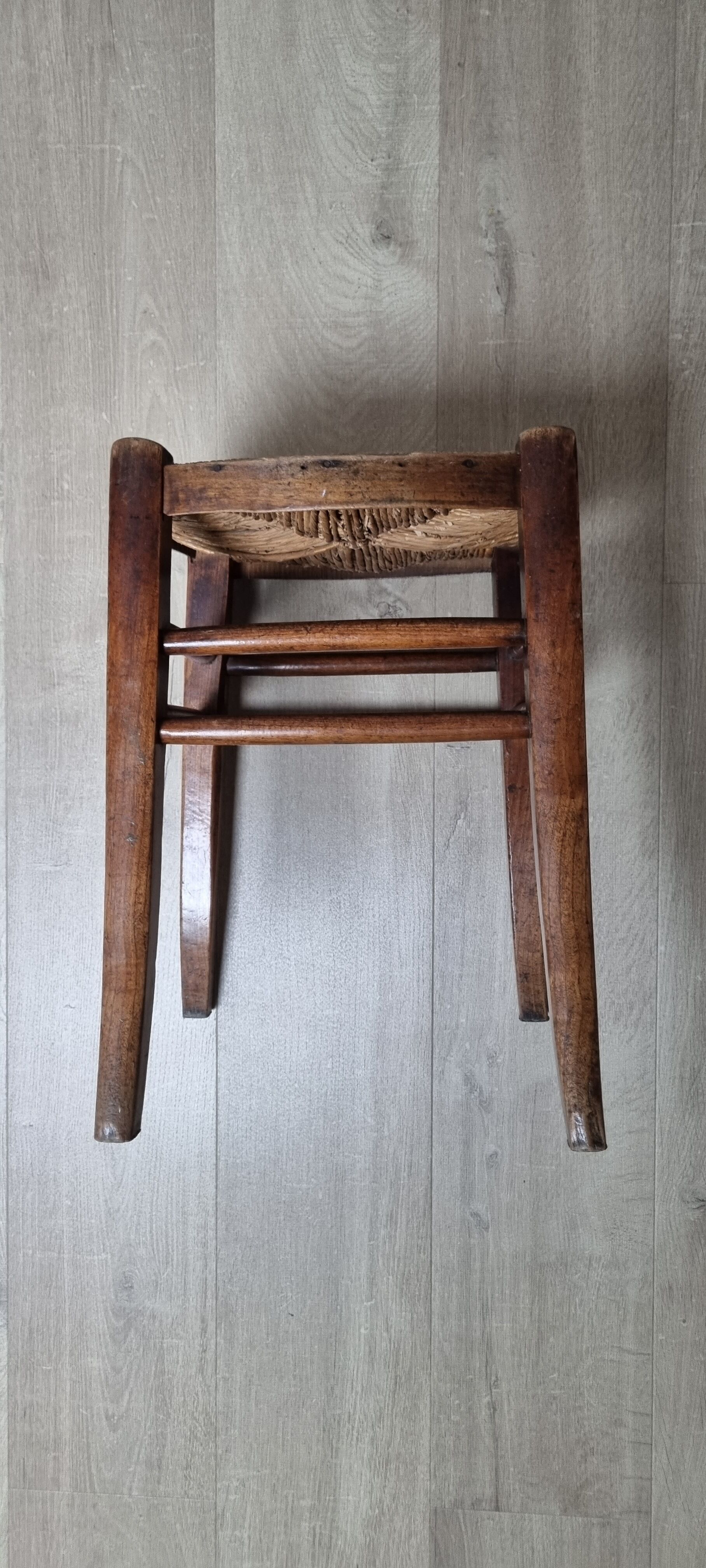 Tabouret ancien en paille et bois