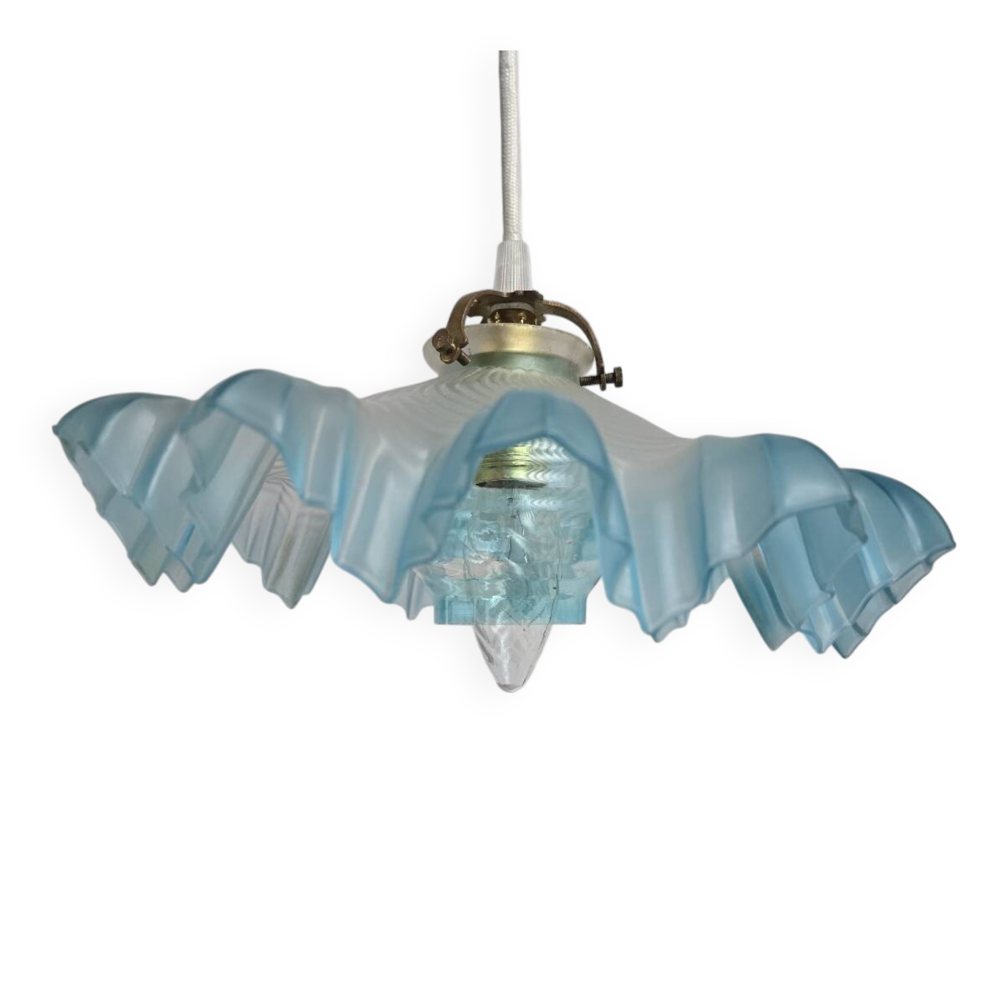 Suspension lampshade with scalloped edges in blue and its interior decoration.