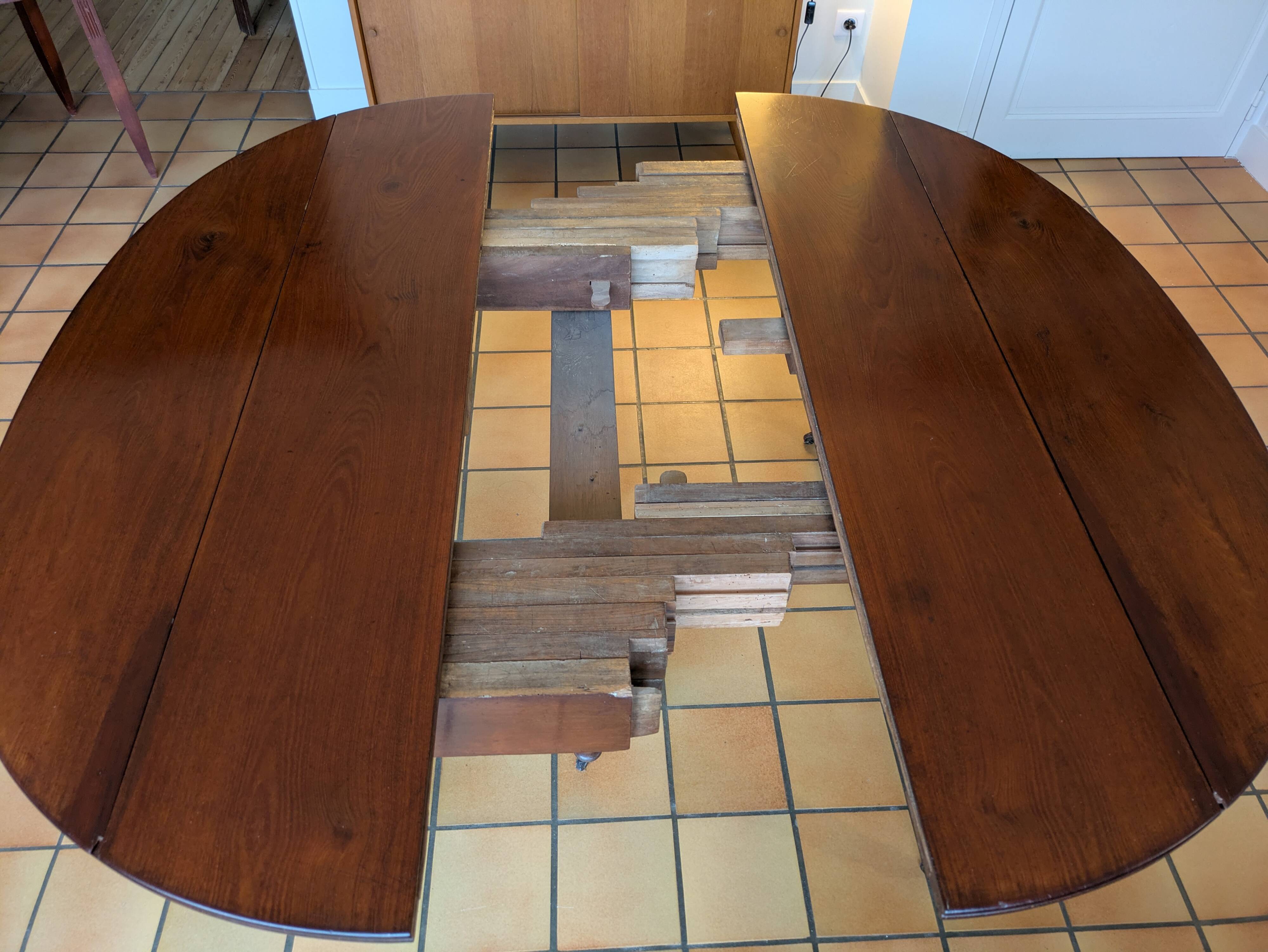 Extendable walnut table