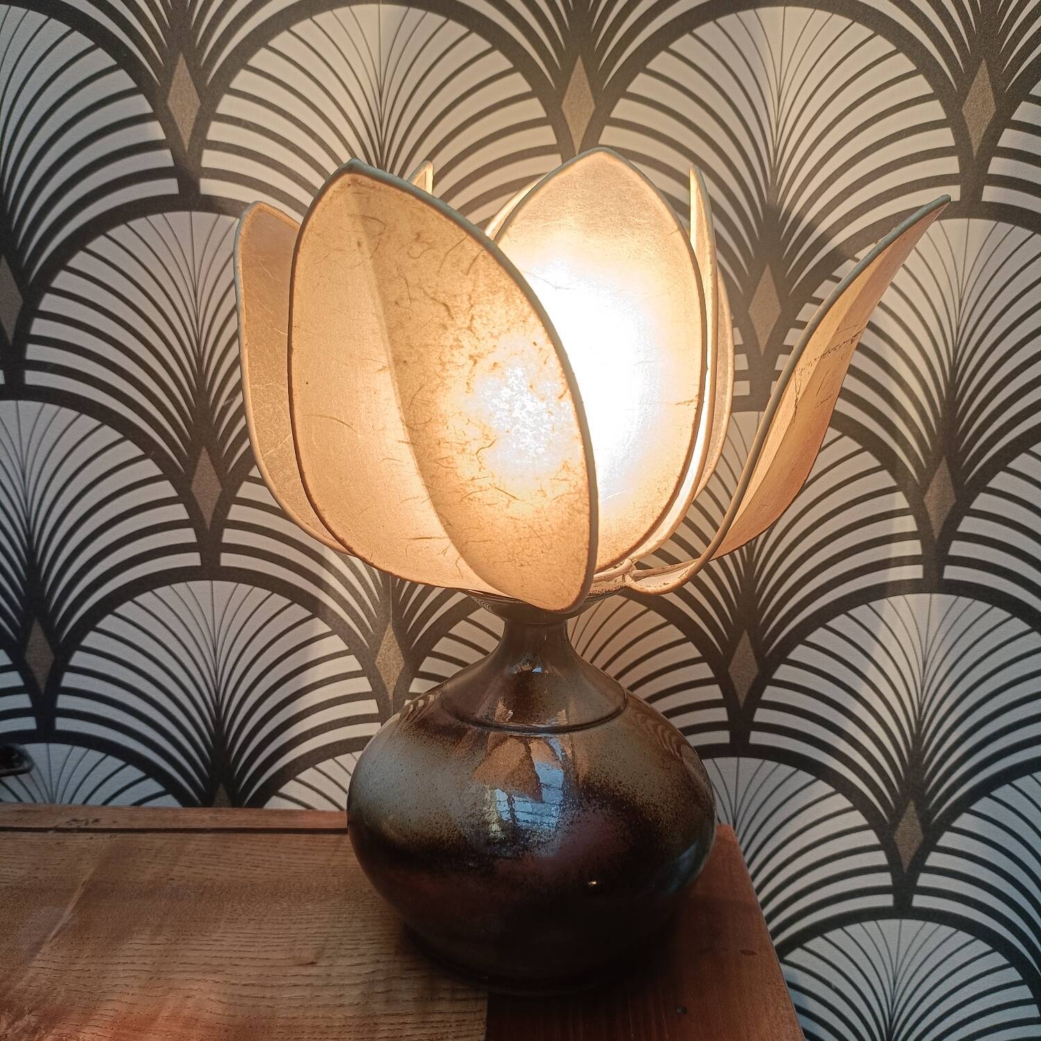 Ceramic lamp, flower
