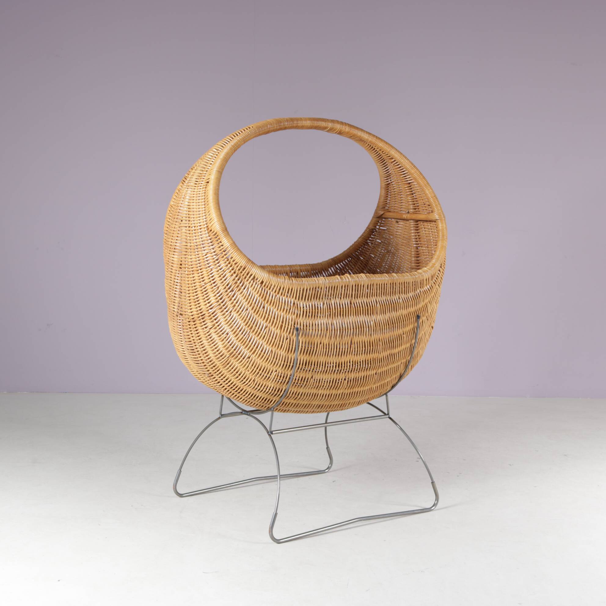 1960s wicker baby bed from the Netherlands