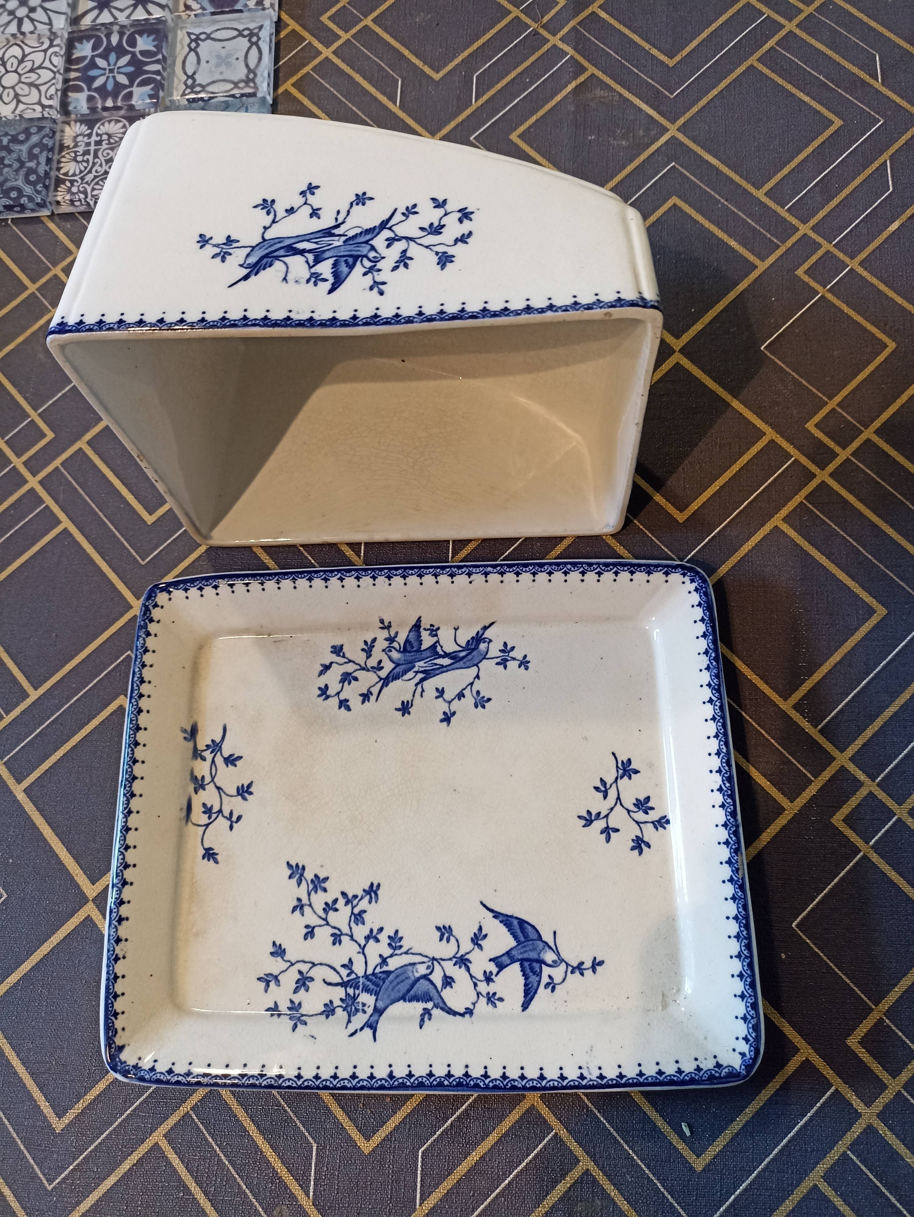 Butter maker in English porcelain