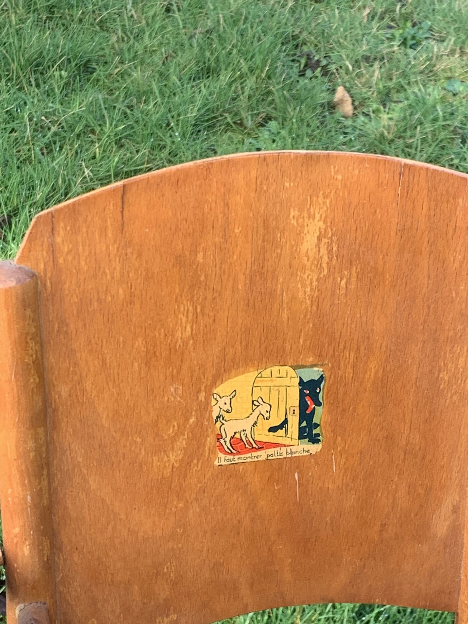 Chaise haute pour poupées en bois vintage
