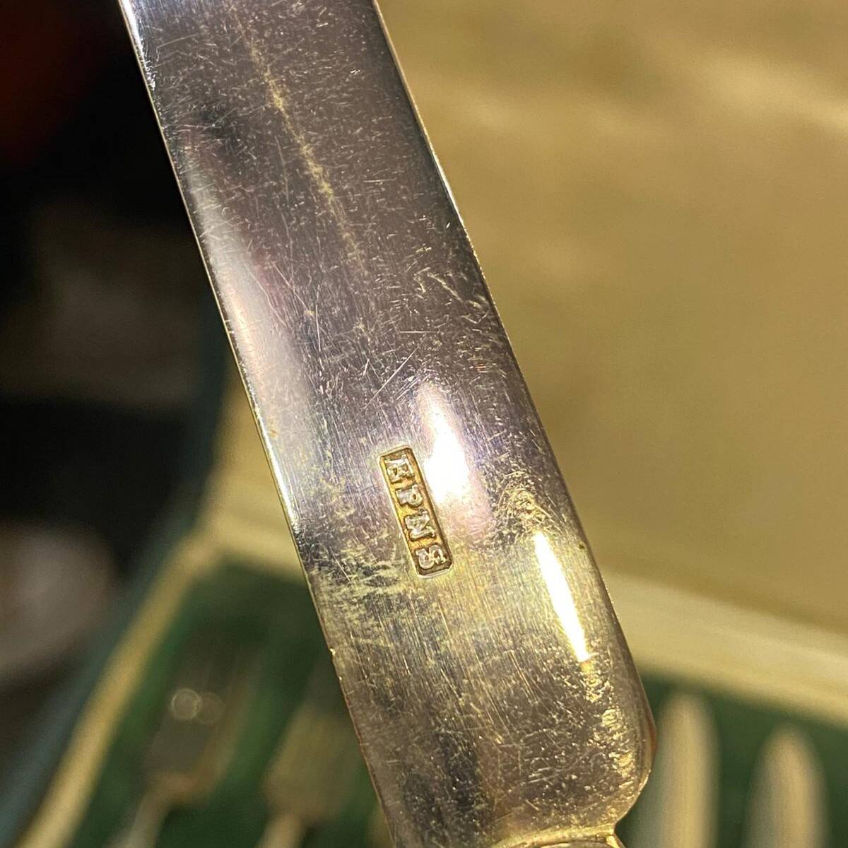 Cuberteria “Charles Boyton”, Victorian Style, Plate and nácar, s. XX – London, Reino Unido