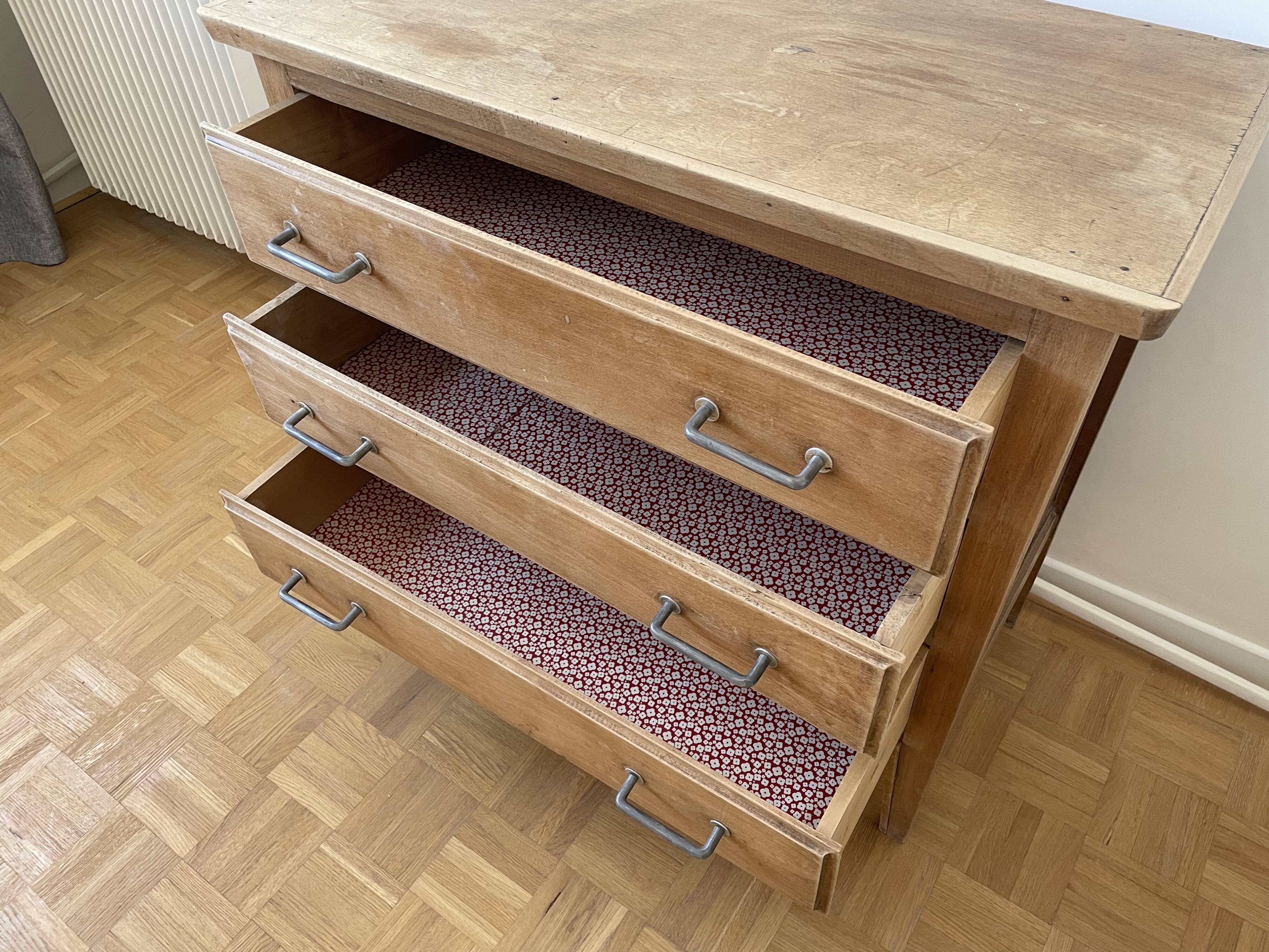 Natural wood chest of drawers