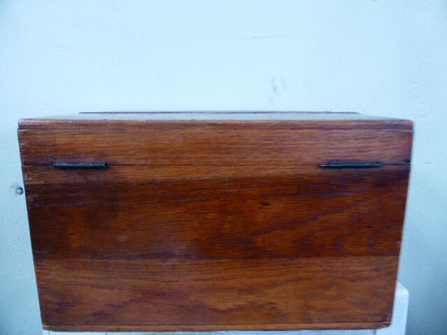 Box Archive wooden varnished wooden old chest