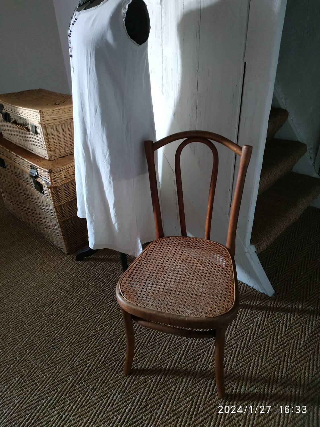 Chaise basse Thonet