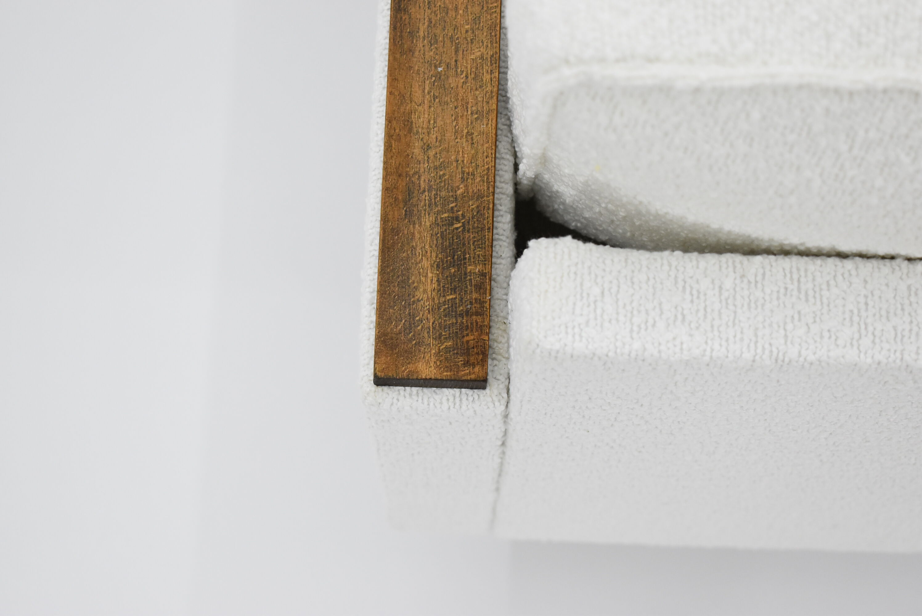 Fauteuil cube original des années 70, entièrement restauré, bouclé blanc