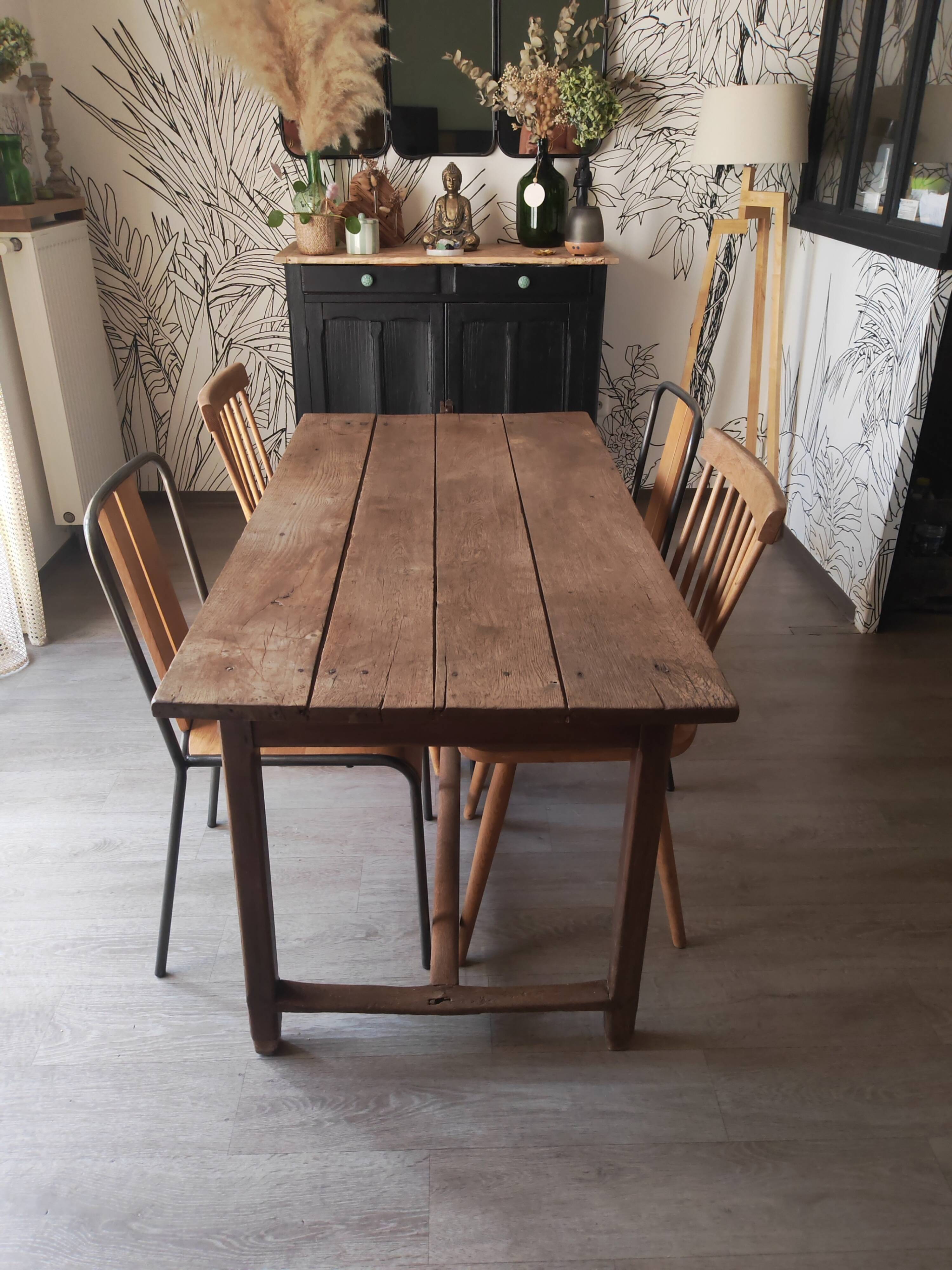 Farm table
