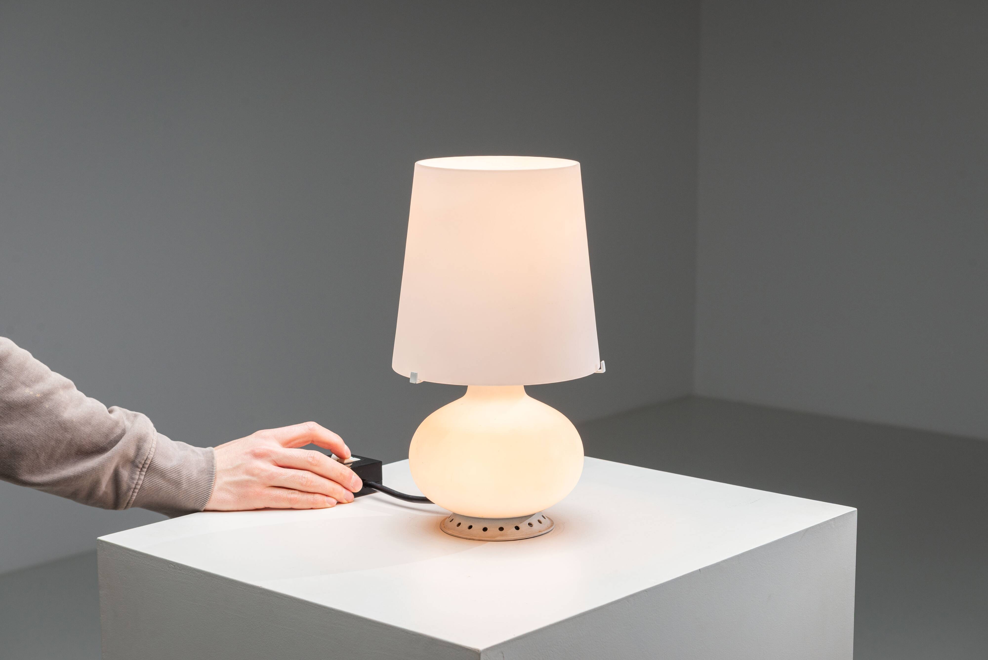 Max Ingrand model 1853 table lamp for Fontana Arte