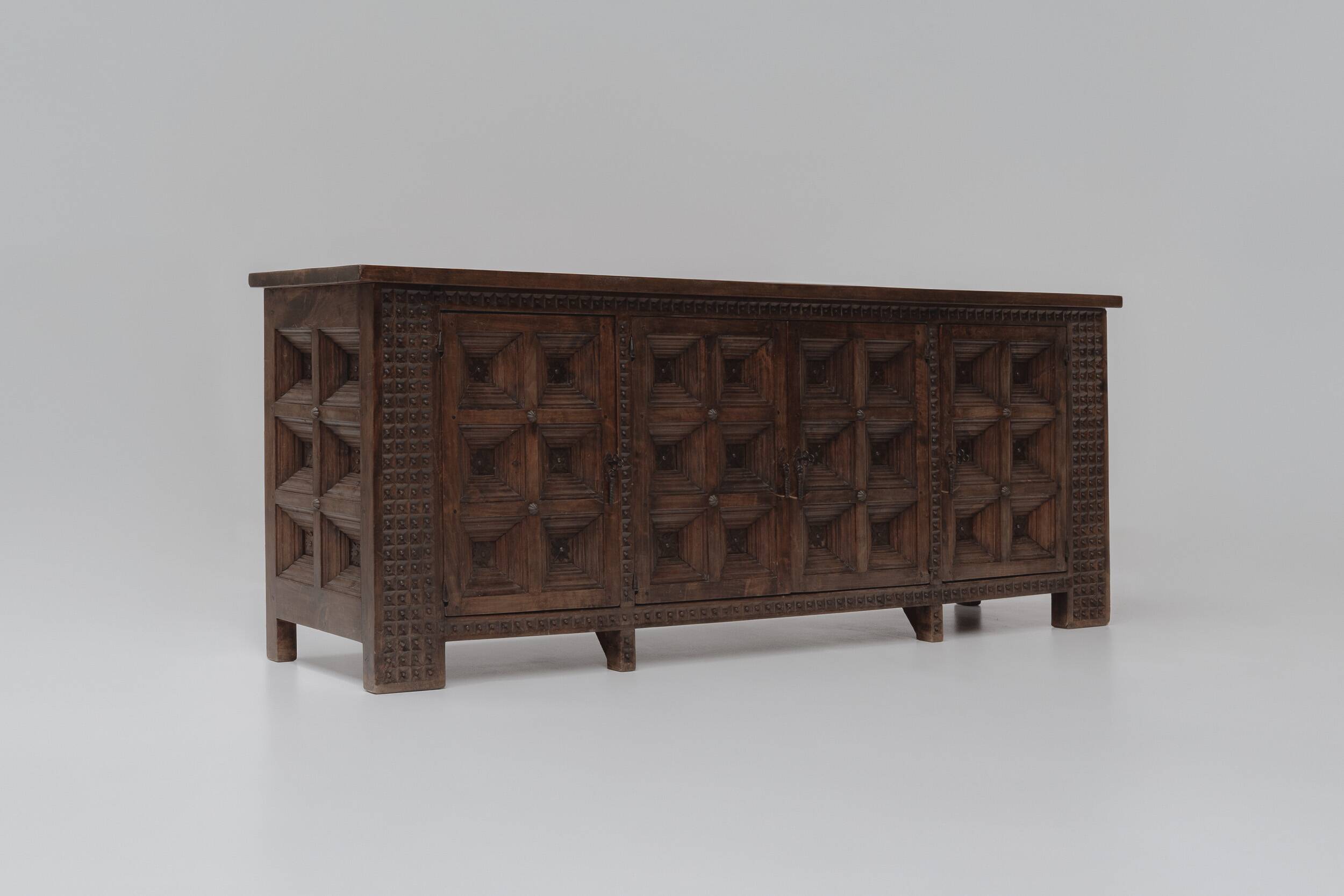 Buffet rustique brutaliste espagnol, années 1960