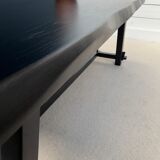 Table de repas design brutaliste en bois finition noire style ébonisé.1950 s