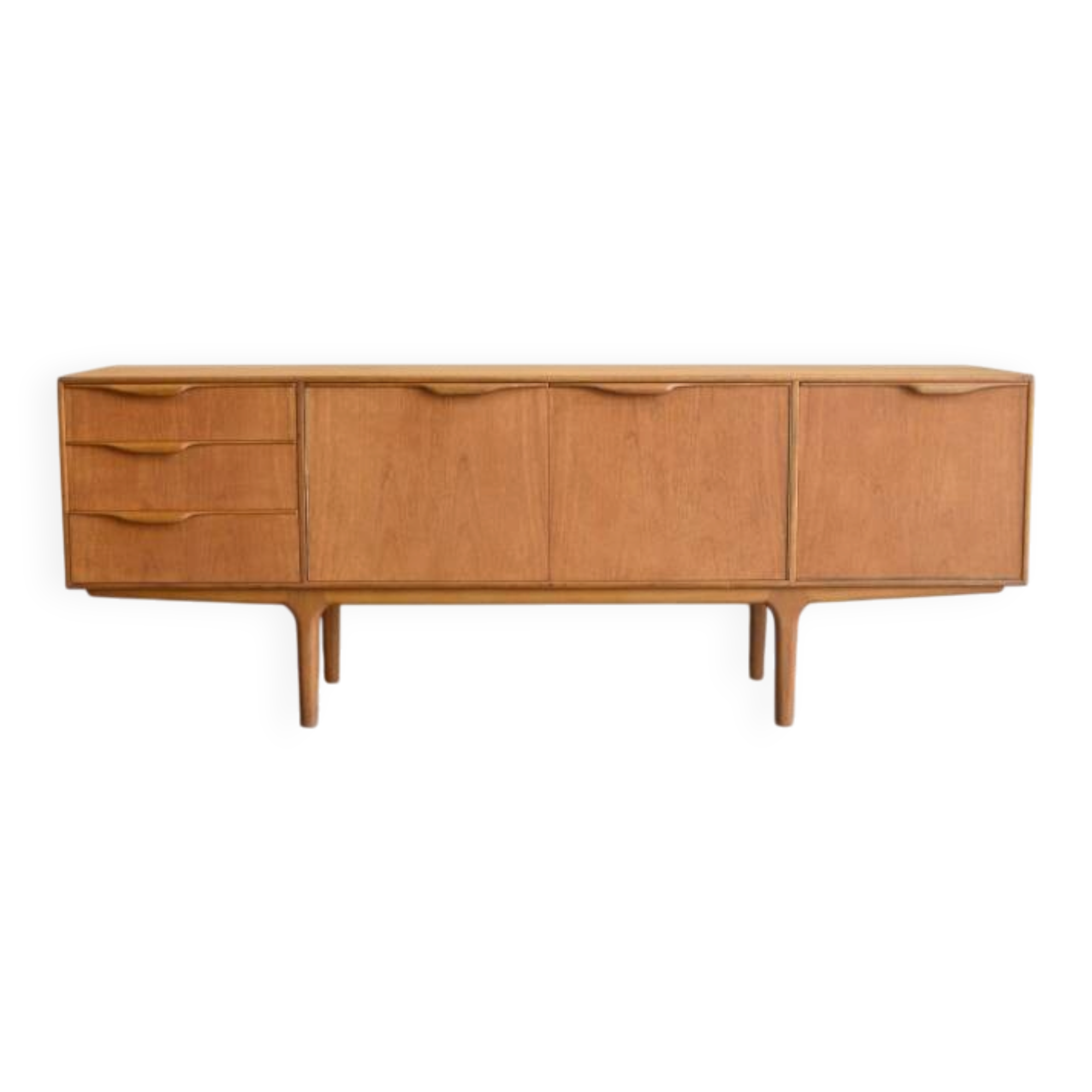 Enfilade by McIntosh – Dunvegan 201.5 cm