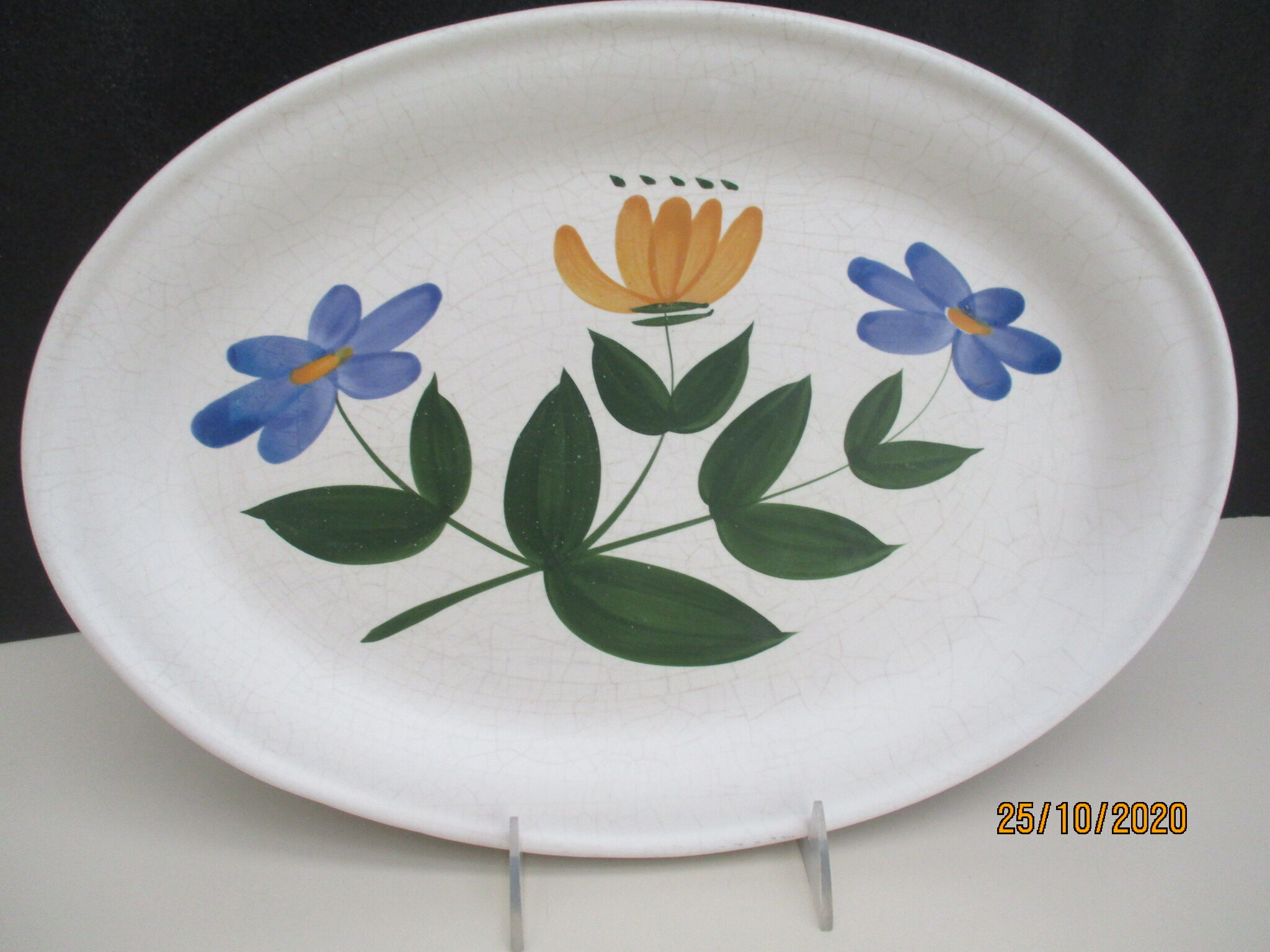 Oval marsh pottery dish