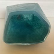 Vase Pentagone bleu et doré pâte de verre