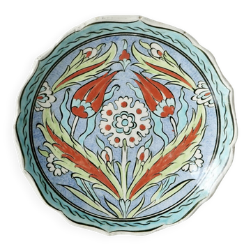 Assiette décorative en faïence peinte à la main signée İkbal Çini, Kütah