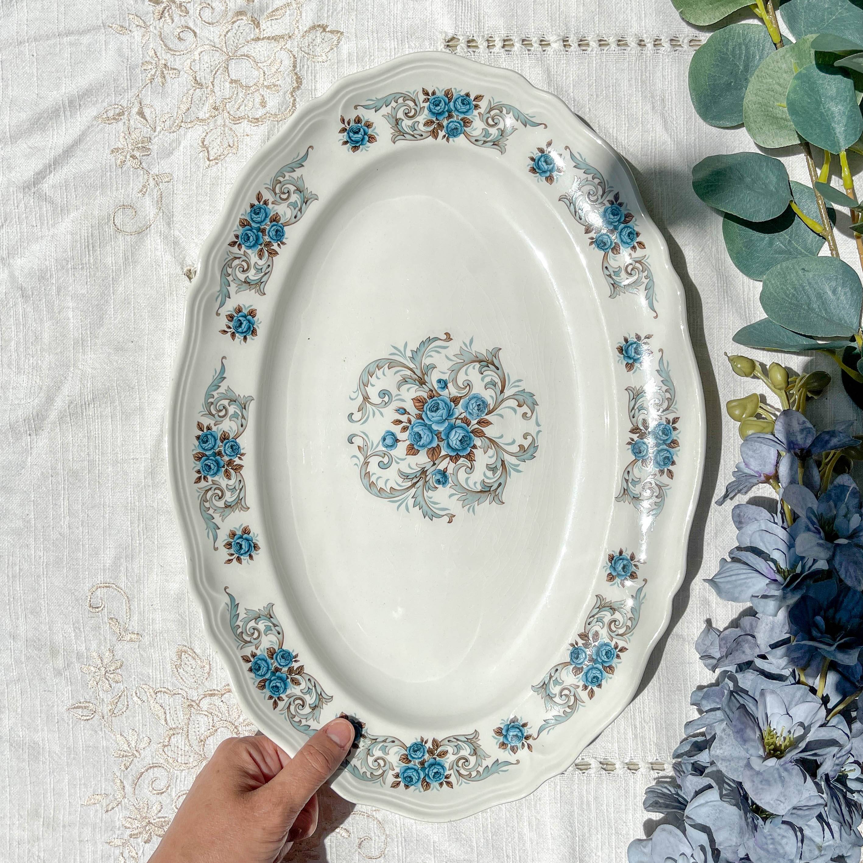 Oval dish Moulin des loups orchis sévigné floral pattern blue gray