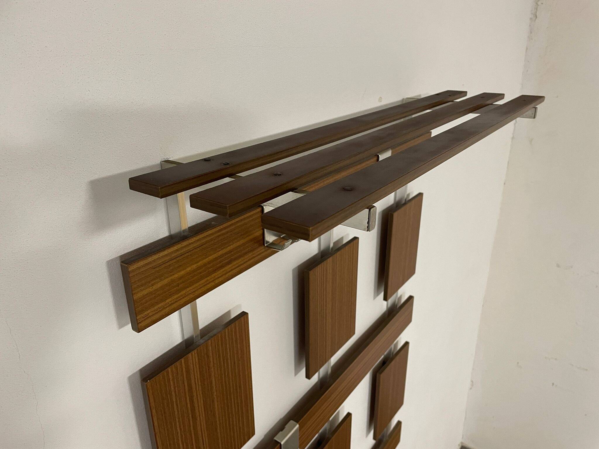 Wall coat rack