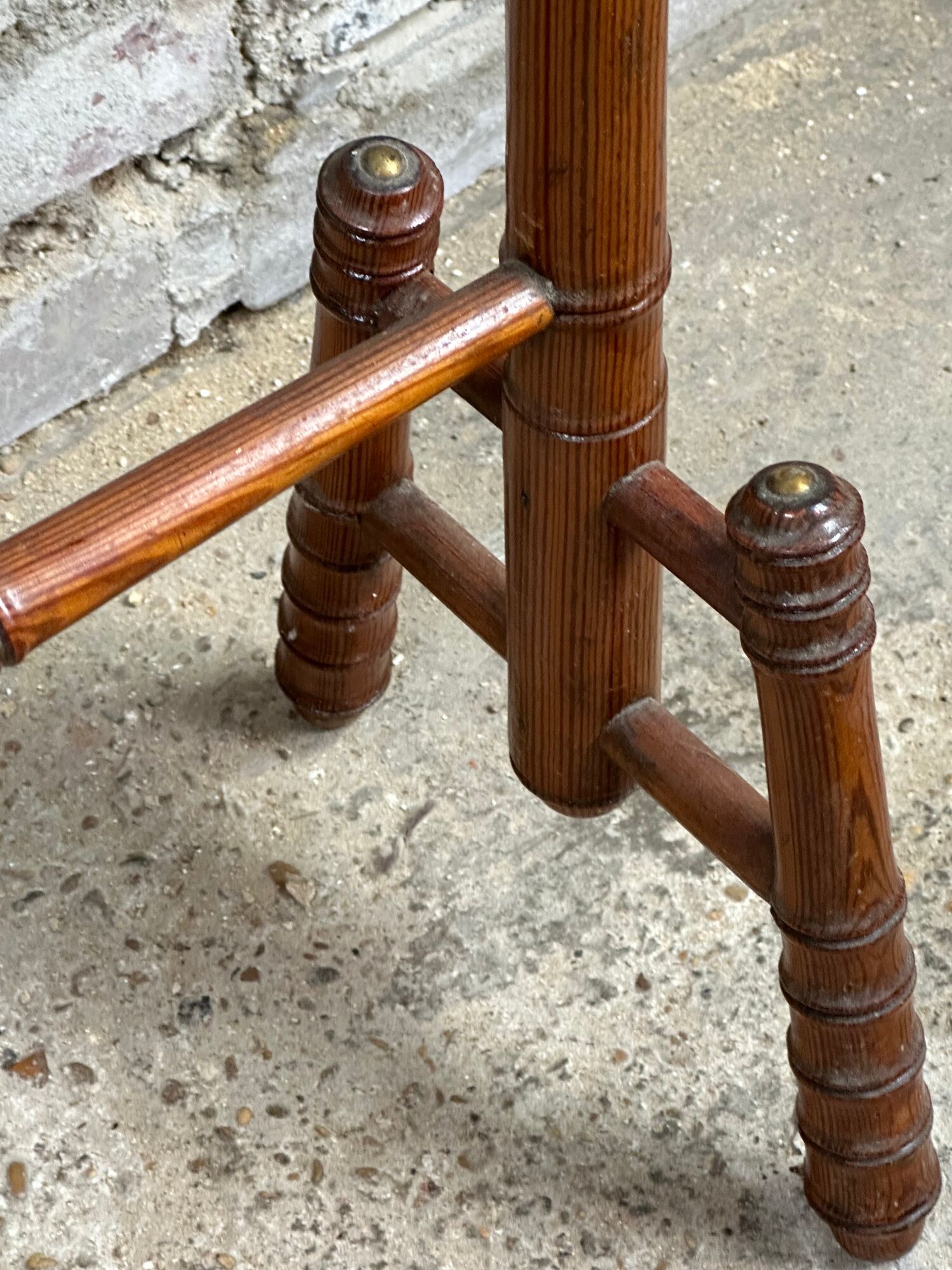 1900s bamboo style wooden towel rack