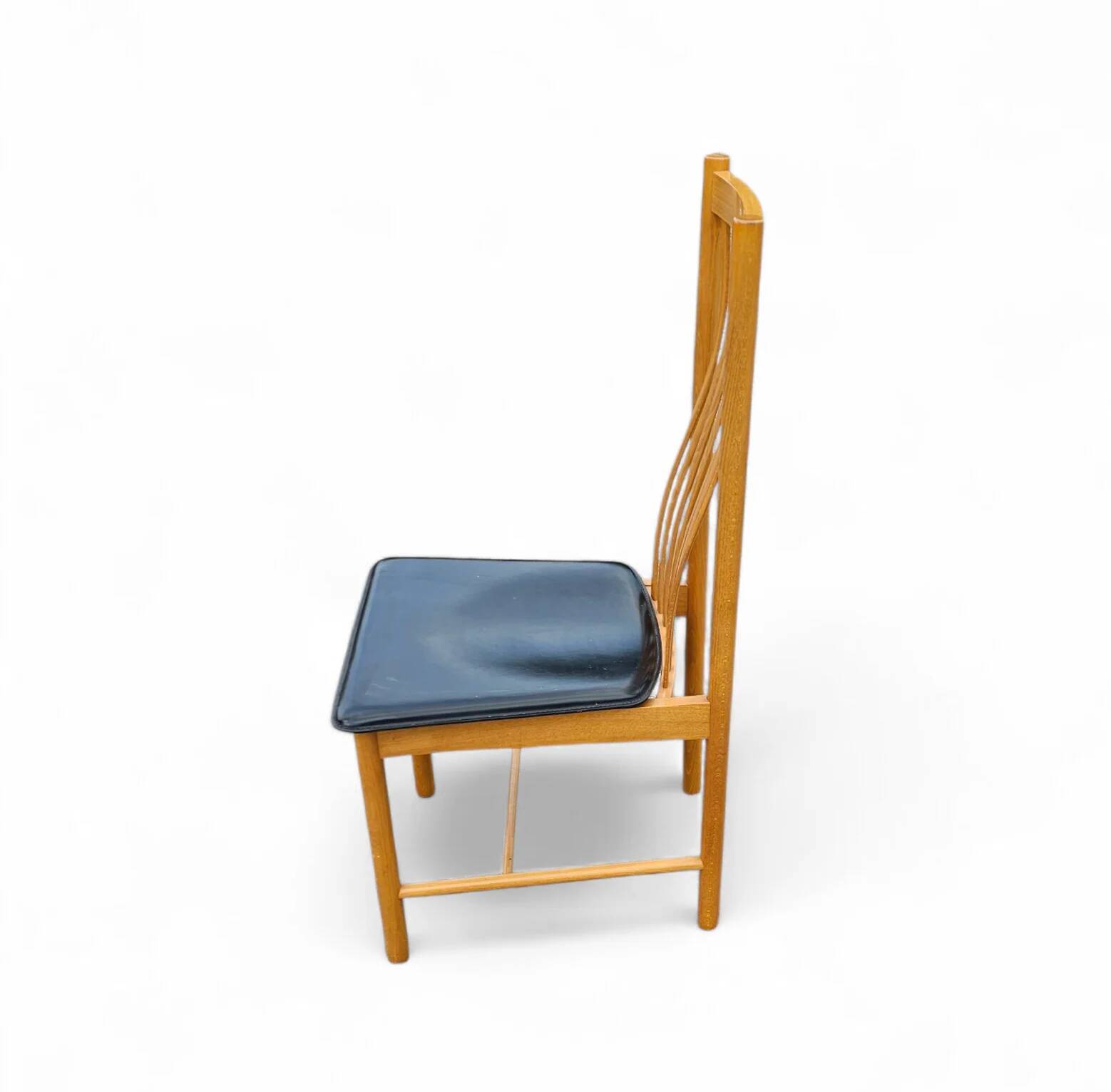 4 x Bros Nova chairs / leather seats