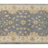 Tapis de couloir en laine grise, motif floral Ziegler fait main