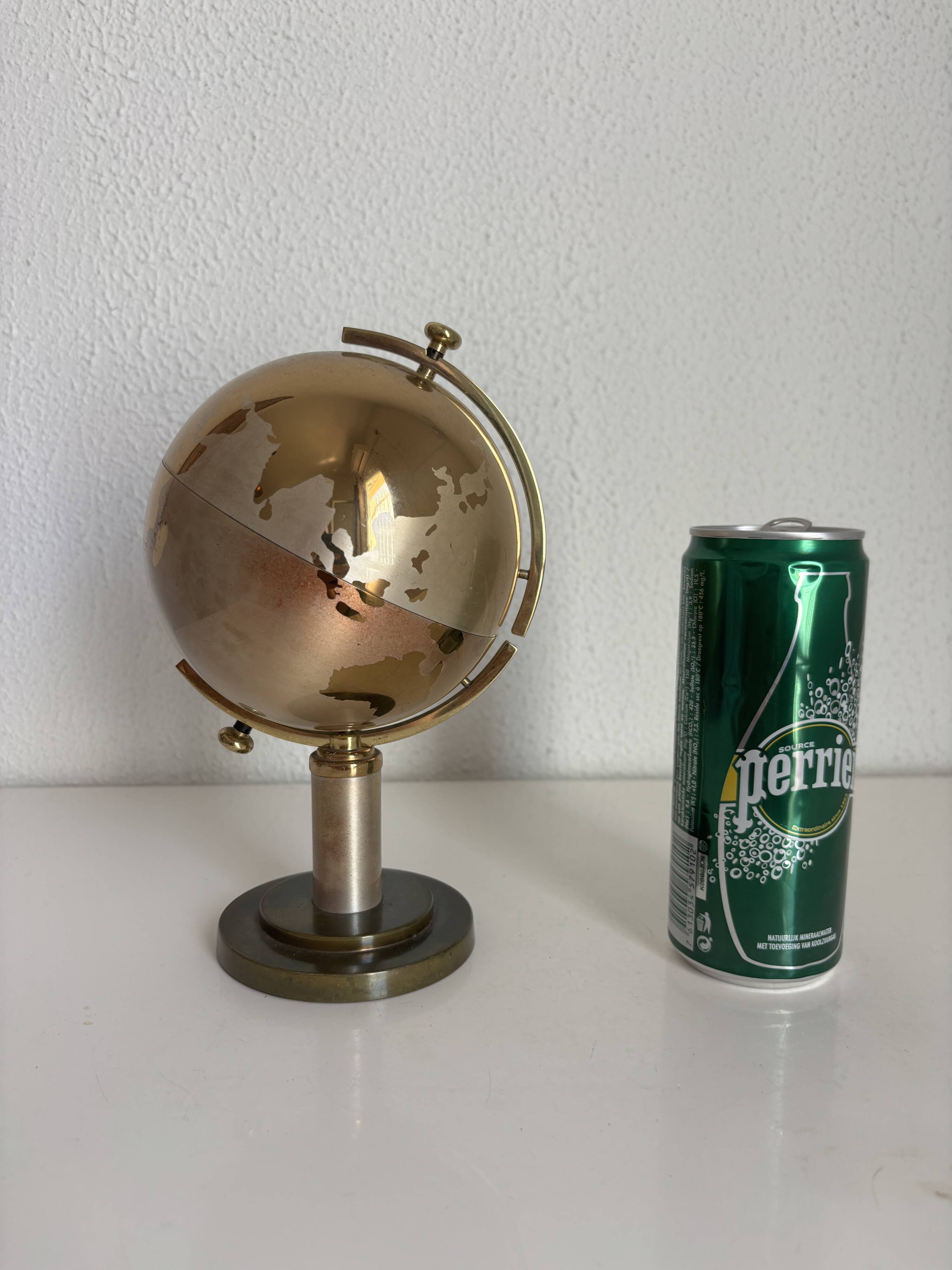 Vintage 1960 cigarette case world map dispenser - 21 x 12 cm