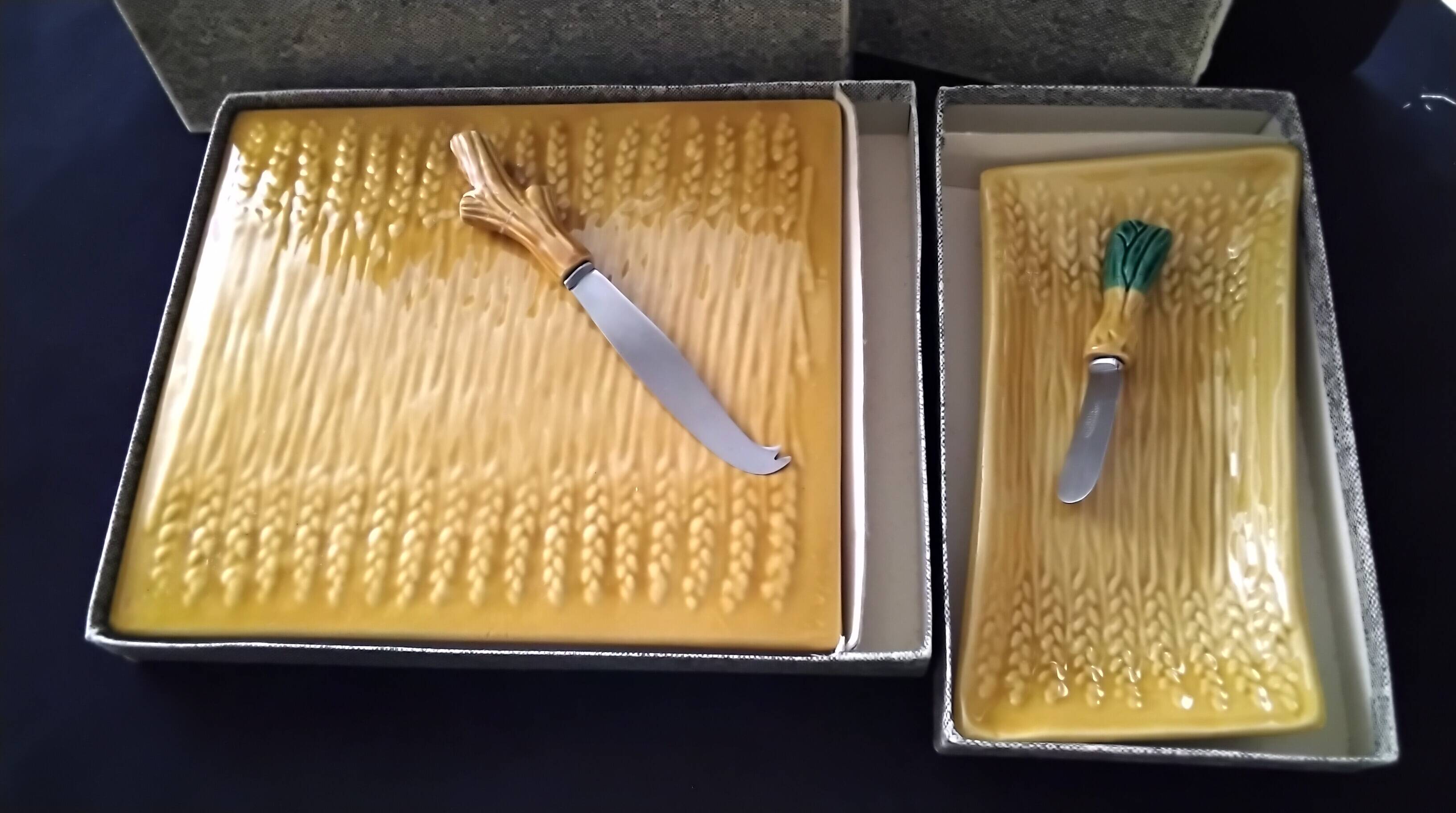 Cheese platter and matching butter dish in ceramic