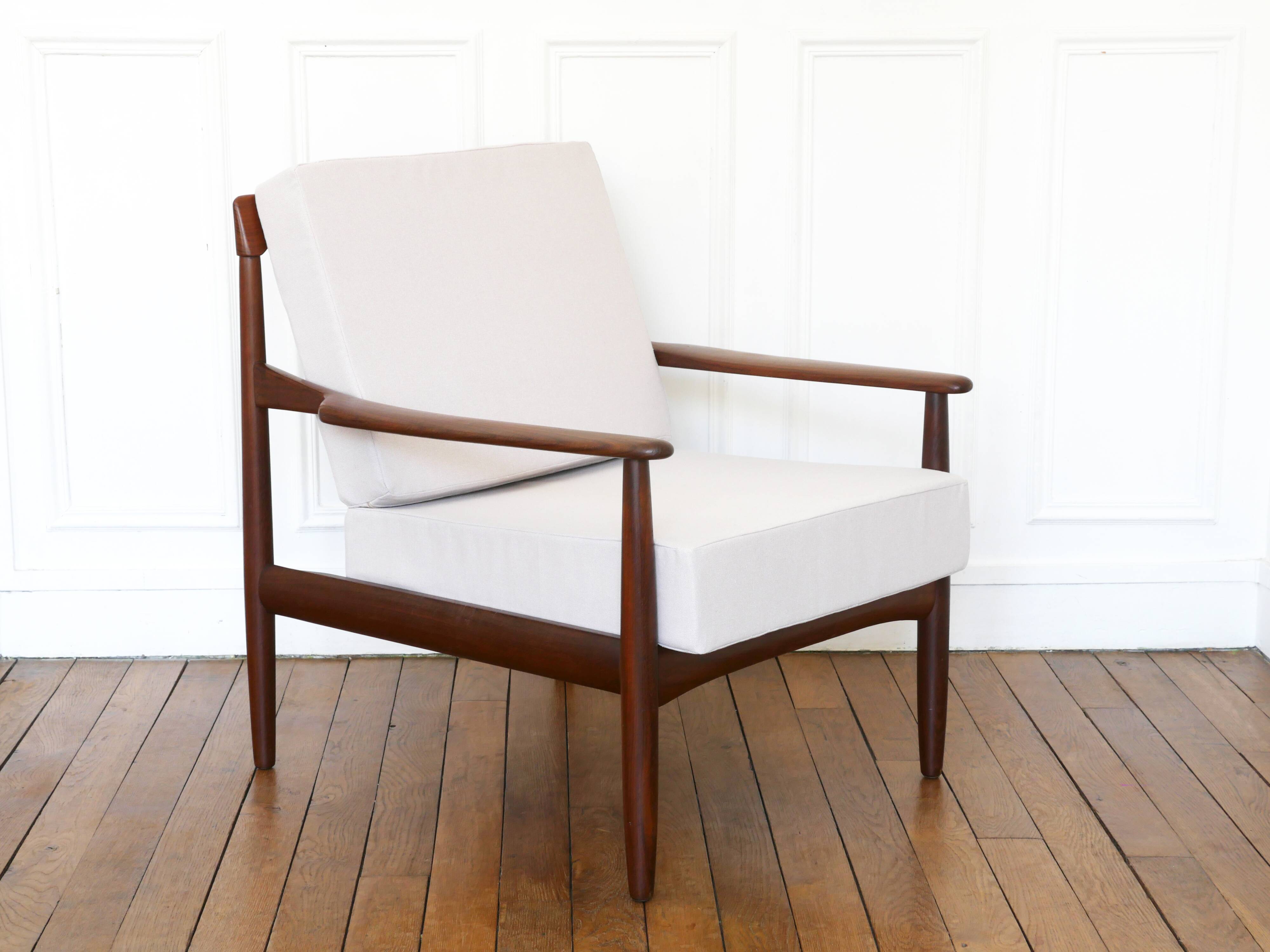 Scandinavian armchair in teak - Fabric, foams & straps: new
