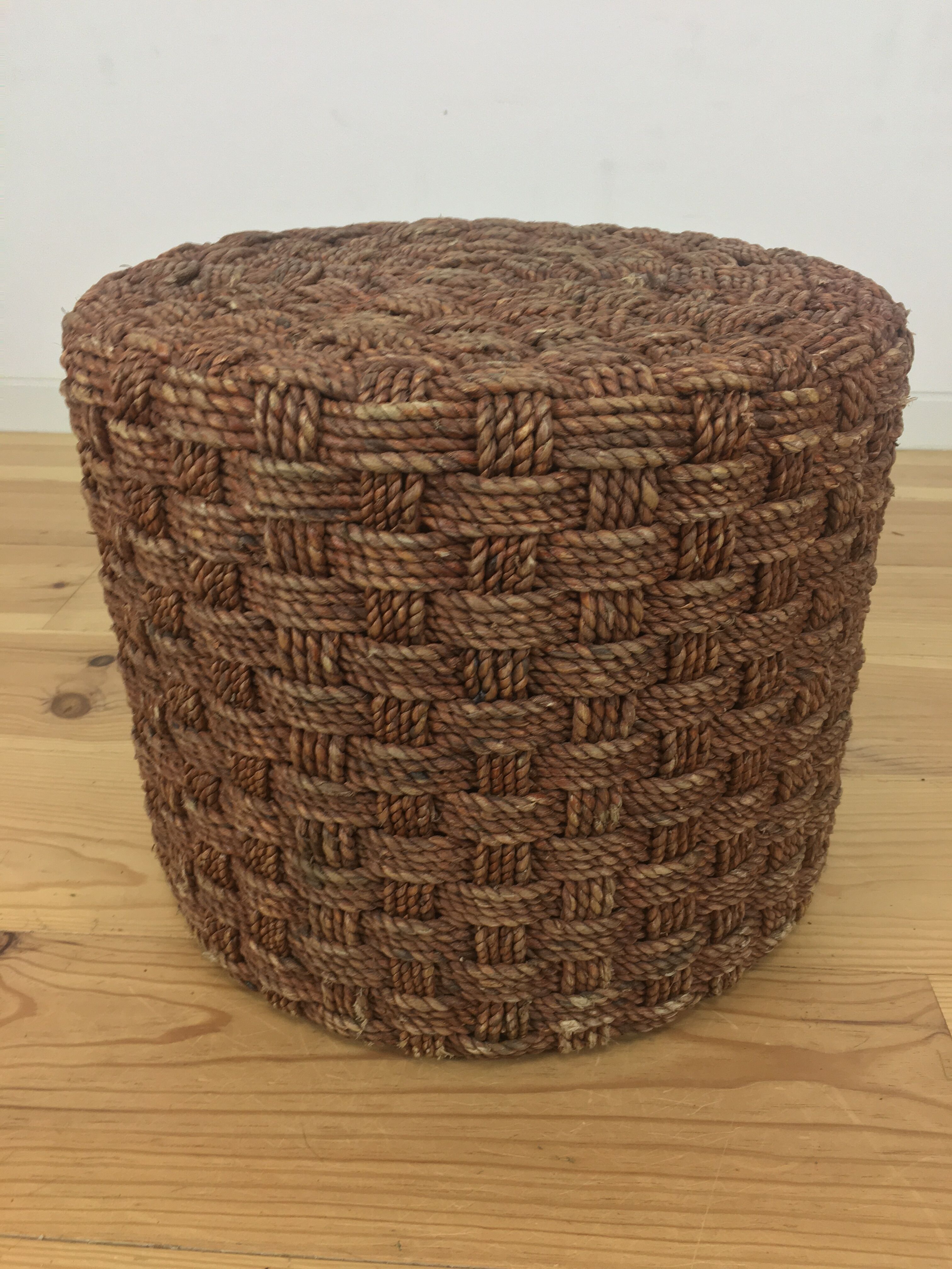 Straw rope pouf
