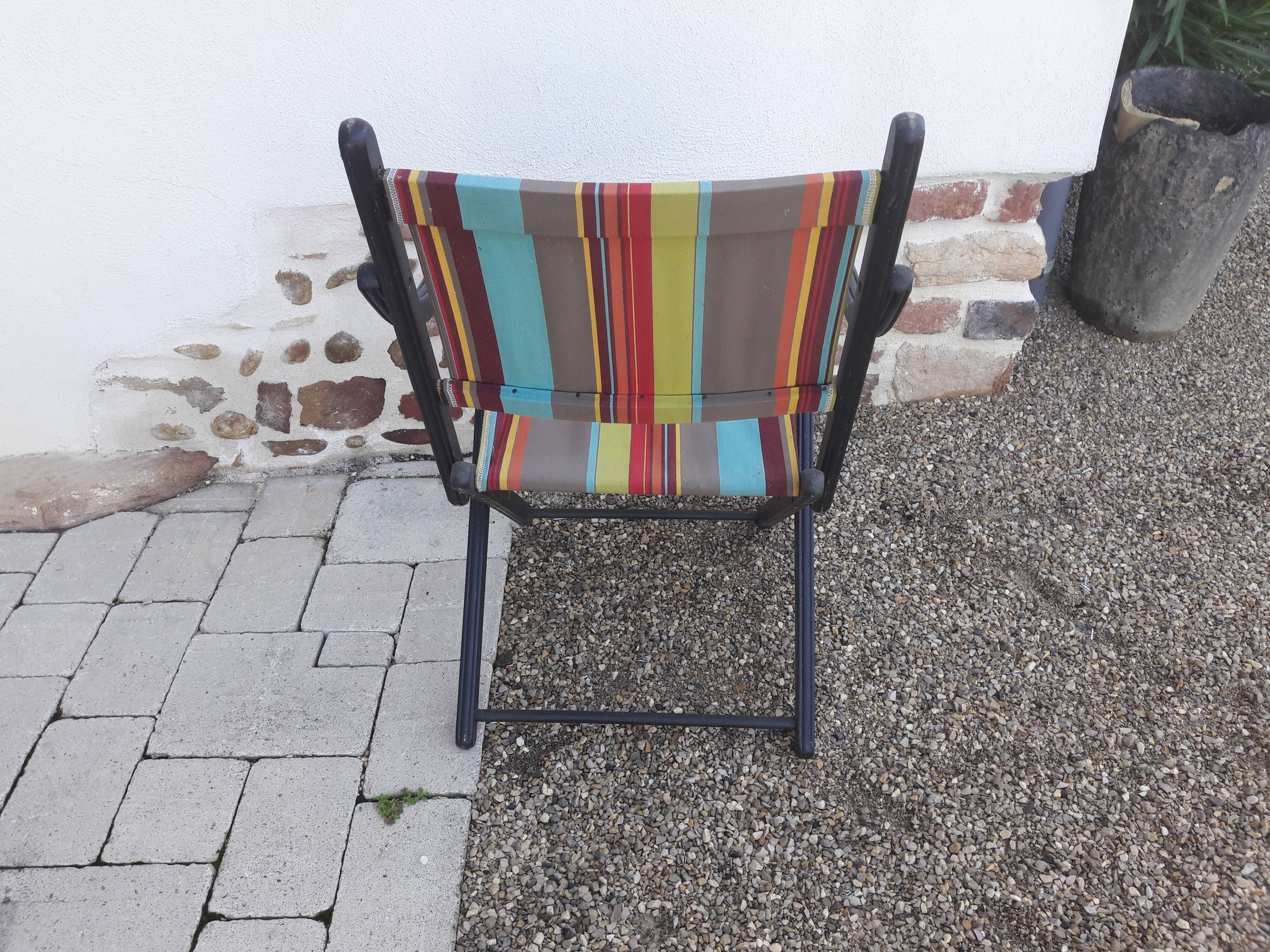 Duo of wood and canvas folding armchairs