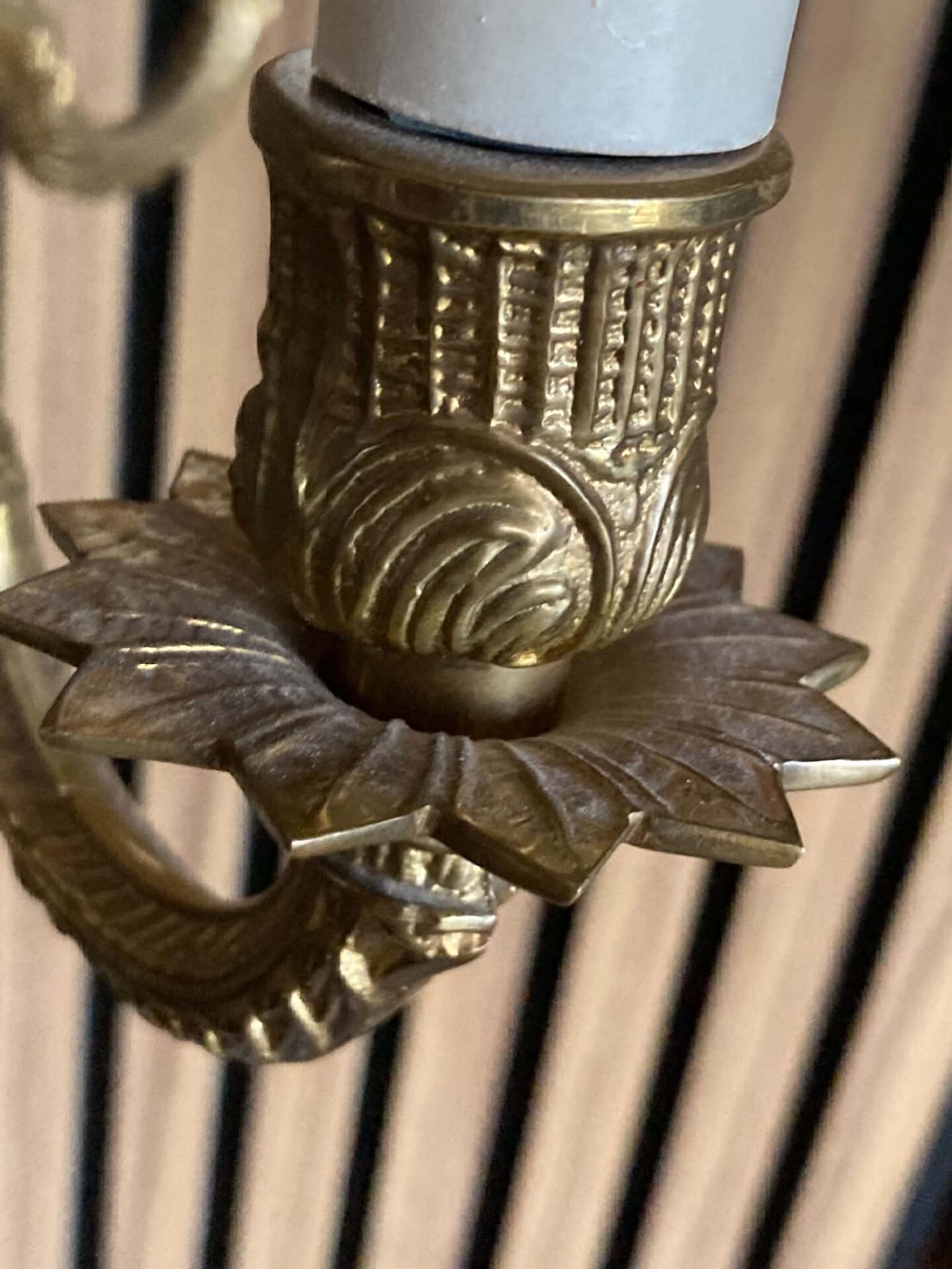Lampadaire candélabre néo-classique en laiton doré et onyx — Style Flo
