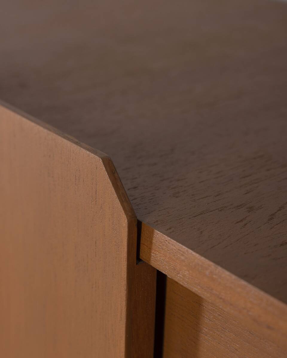 LARGE VINTAGE SIDEBOARD FROM THE 1960S IN TEAK AND BRASS, ITALIAN DESIGN