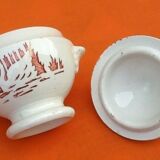 Dinette soup pot swan décor