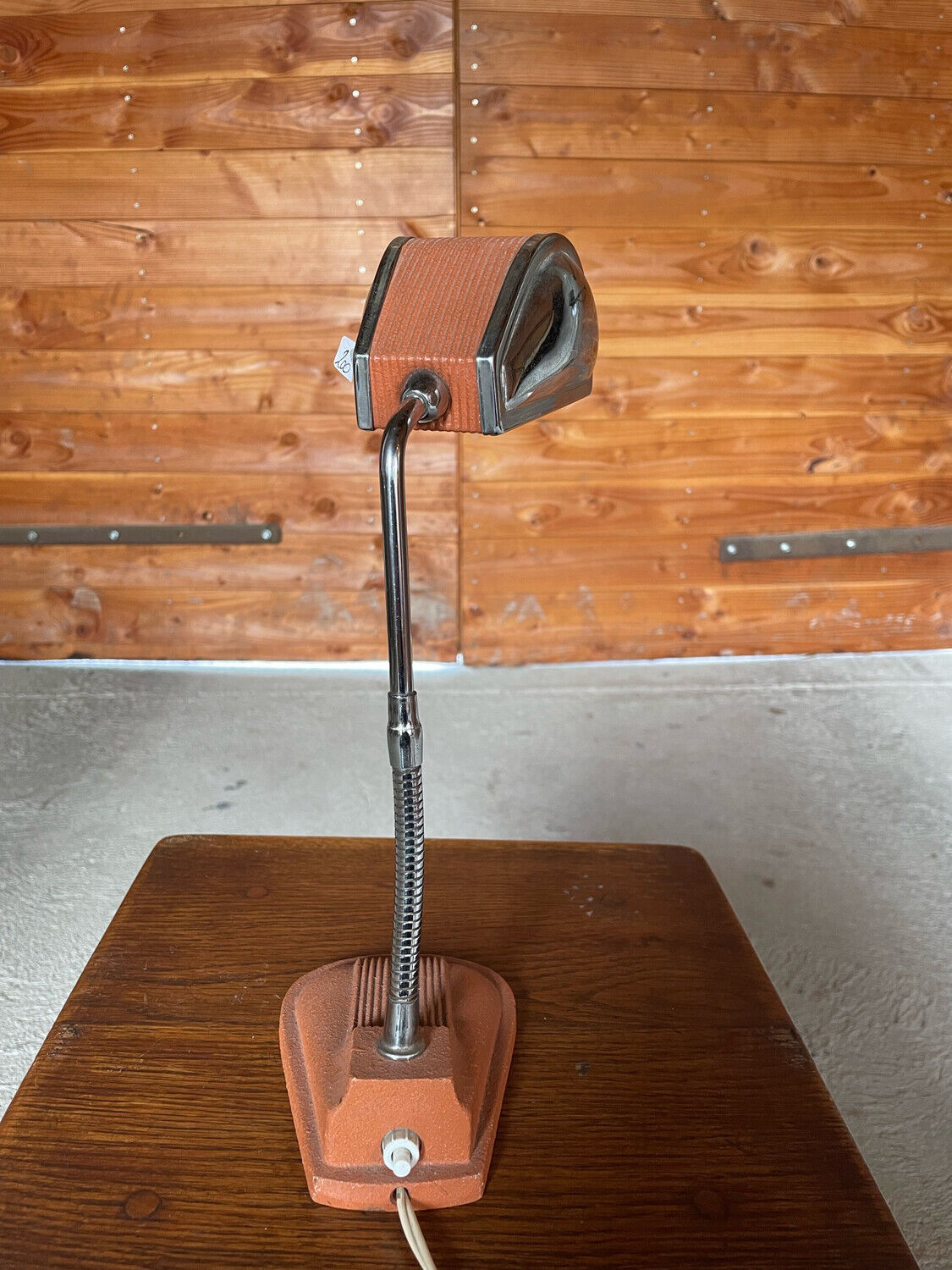 Jumo desk lamp