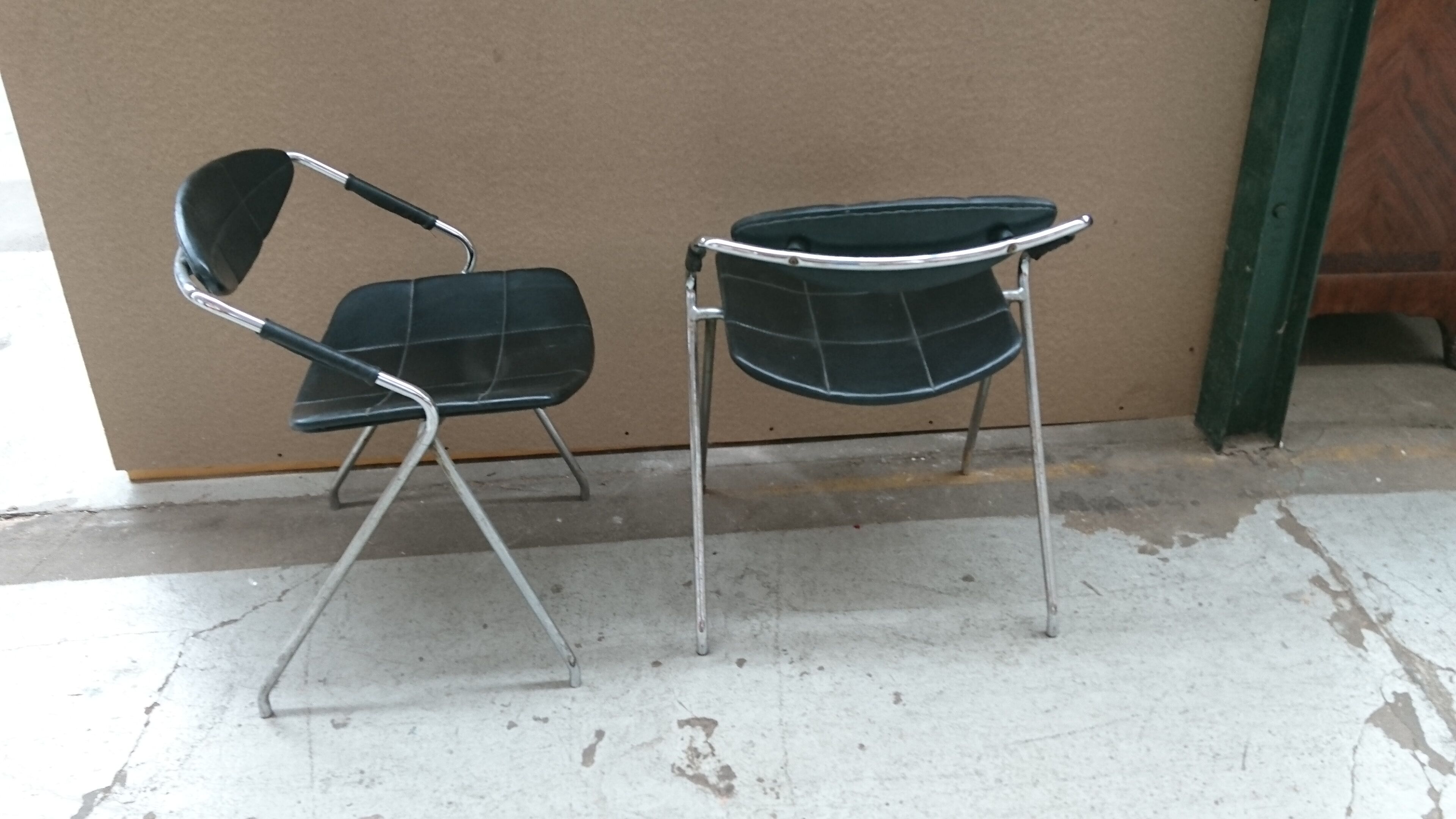 Chaises "rugby" par Gilbert Steiner