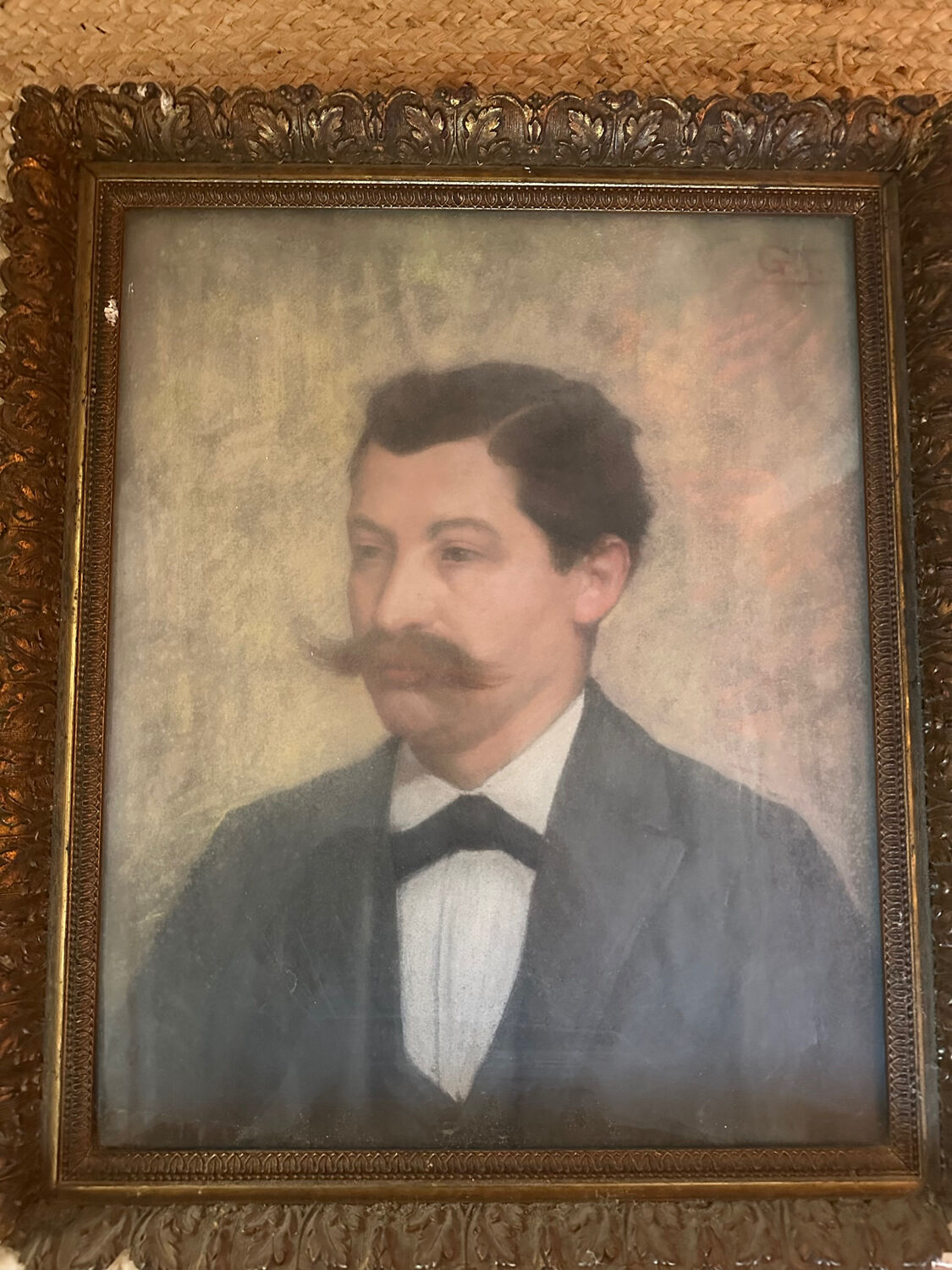 Portrait of a man with a moustache – Original 19th-century pastel – Stucco frame