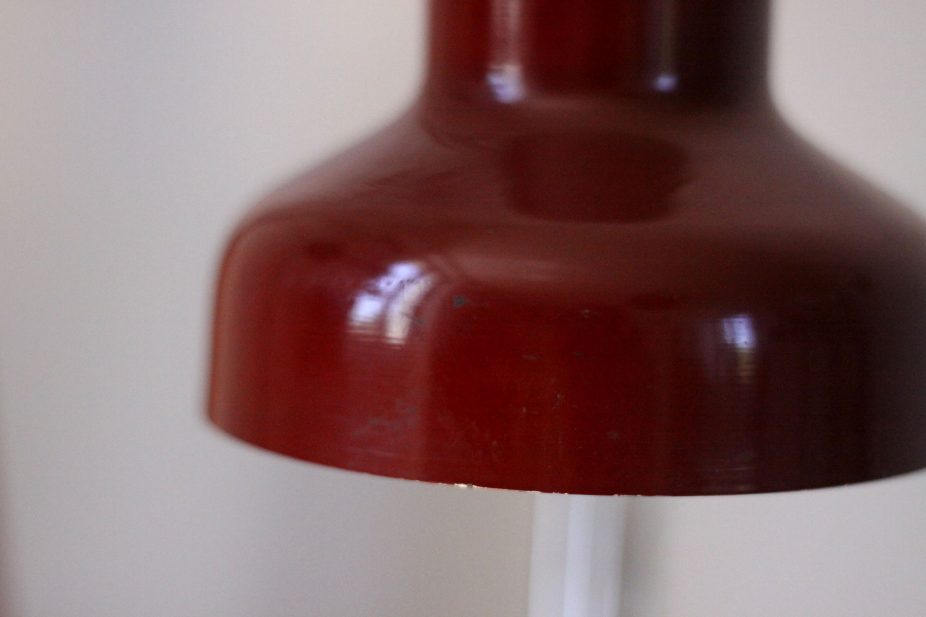 Articulated desk lamp